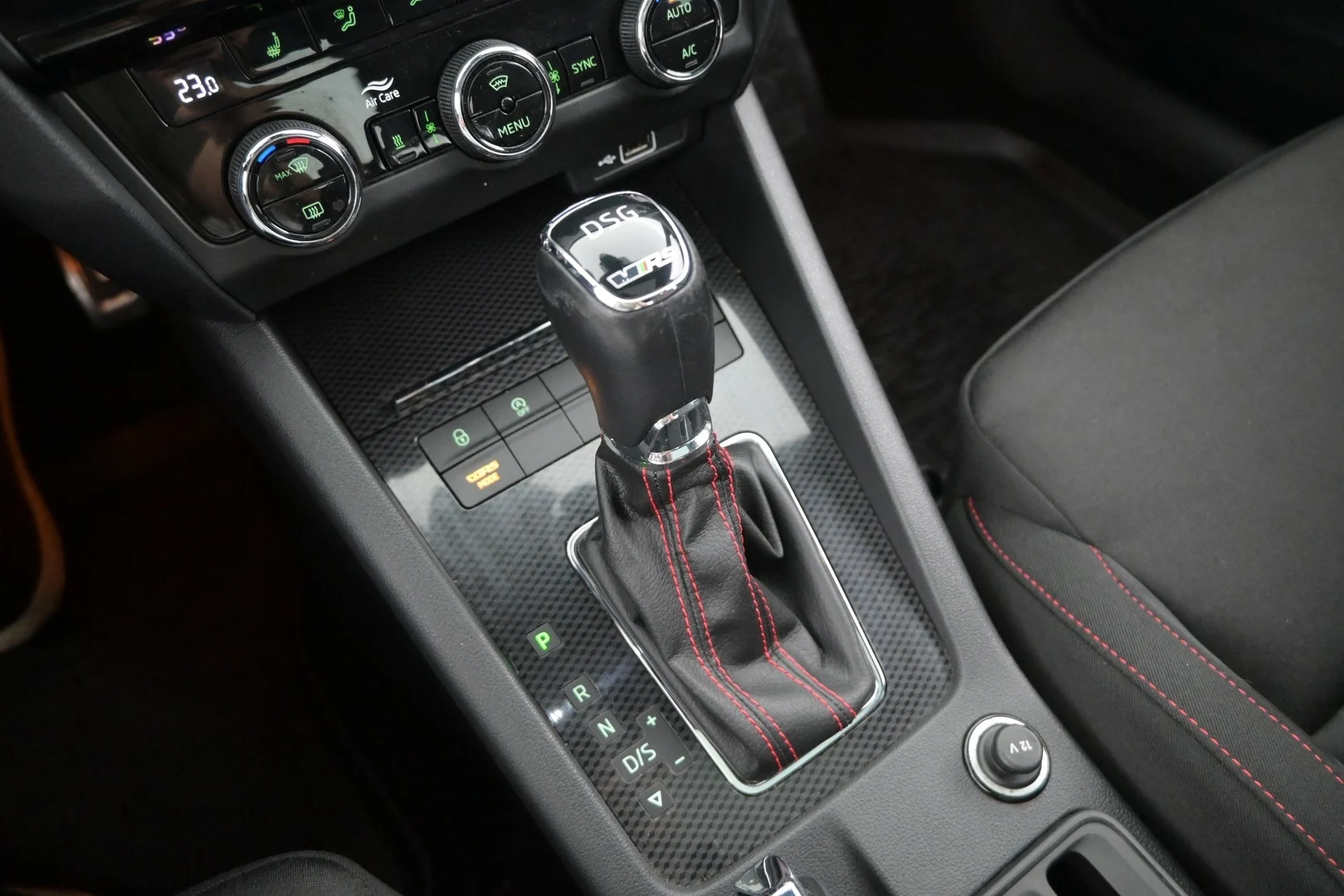 Car Image - 64V3zn5lWc1QItdJFCDJkl