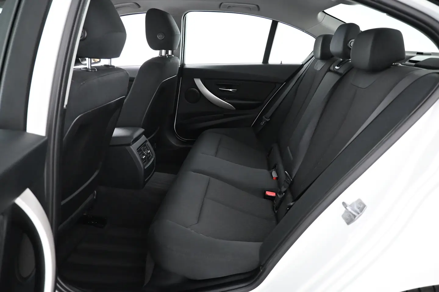 Car Image - dL6kL8kPbdXfSG6r5TzPE