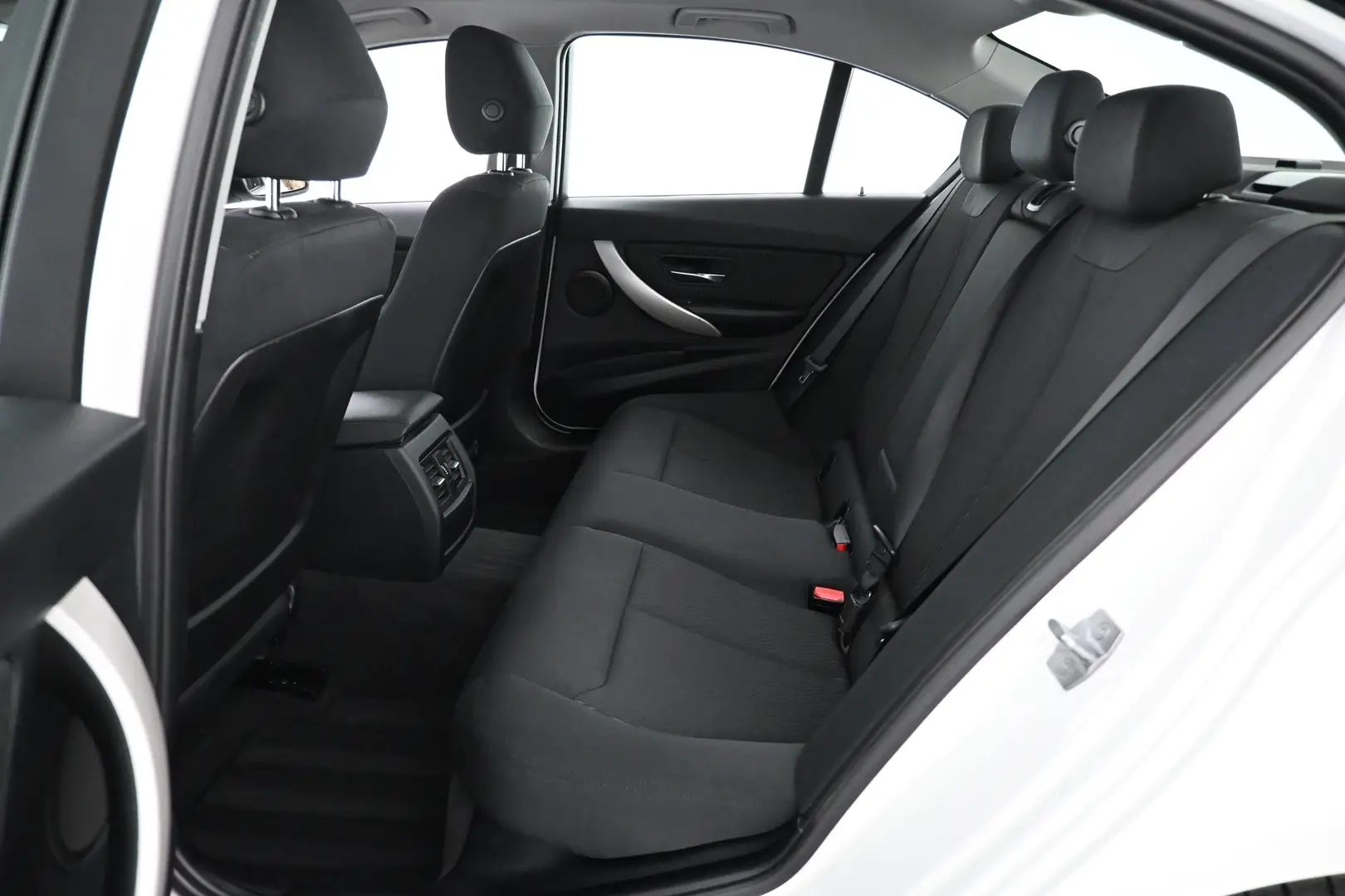 Car Image - dL6kL8kPbdXfSG6r5TzPE