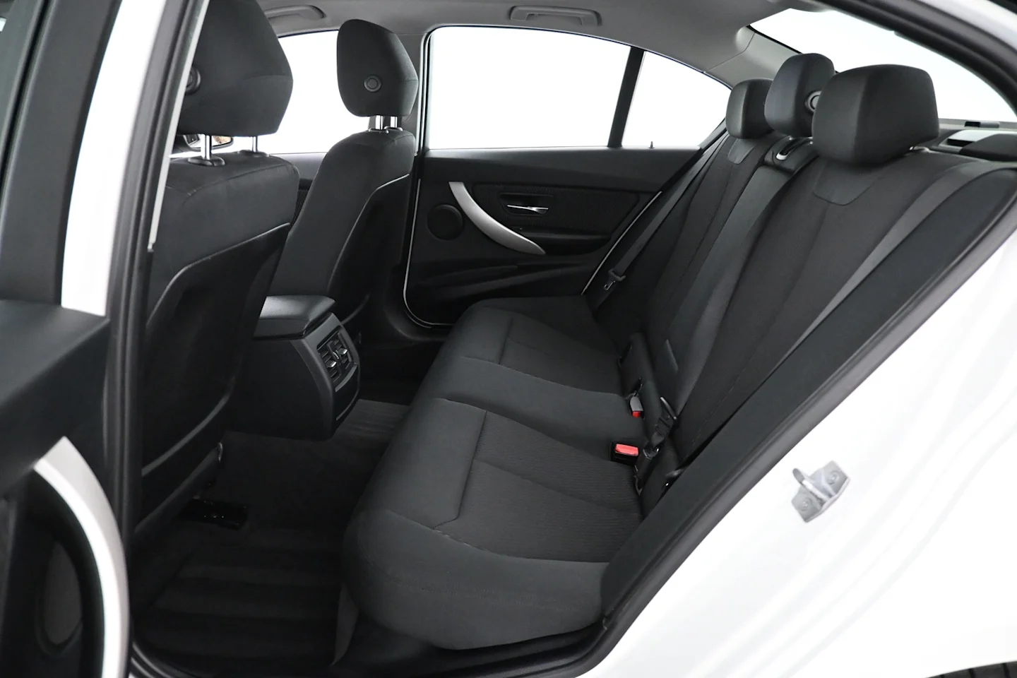 Car Image - dL6kL8kPbdXfSG6r5TzPE