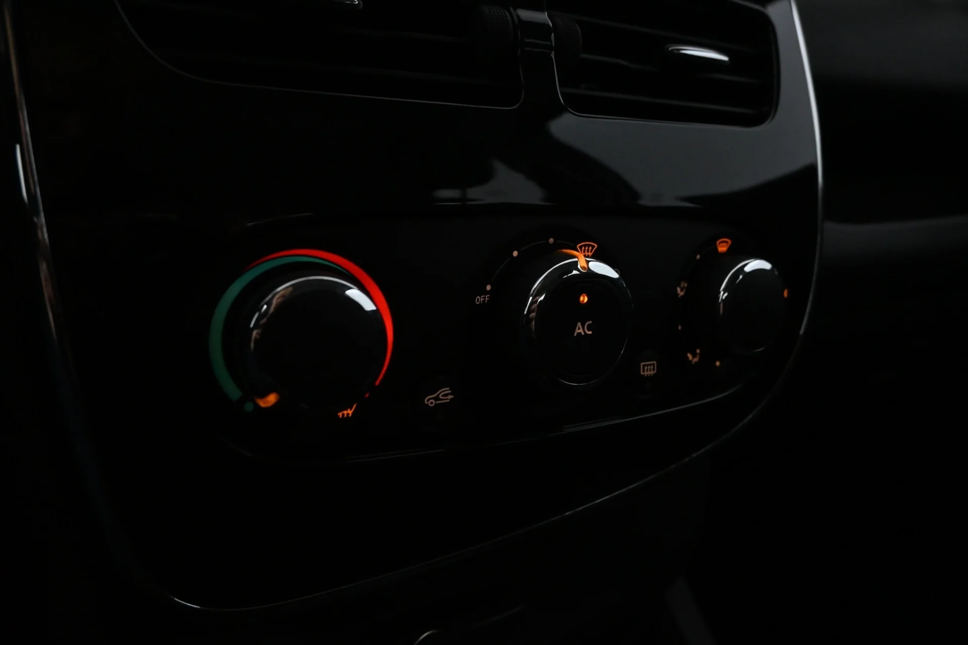 Car Image - 2zEkjIQlMg8DAaJ3yujNyO