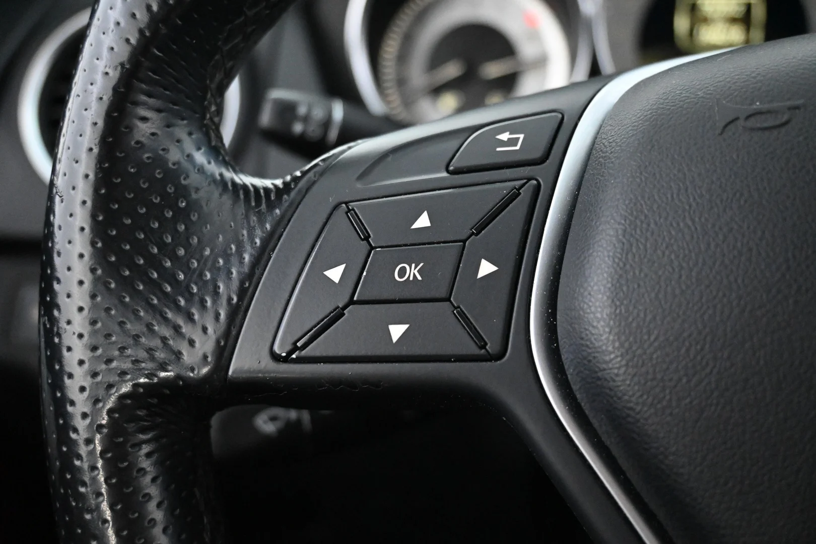 Car Image - 4J4ic9ndNA8BPlkPSetw9P