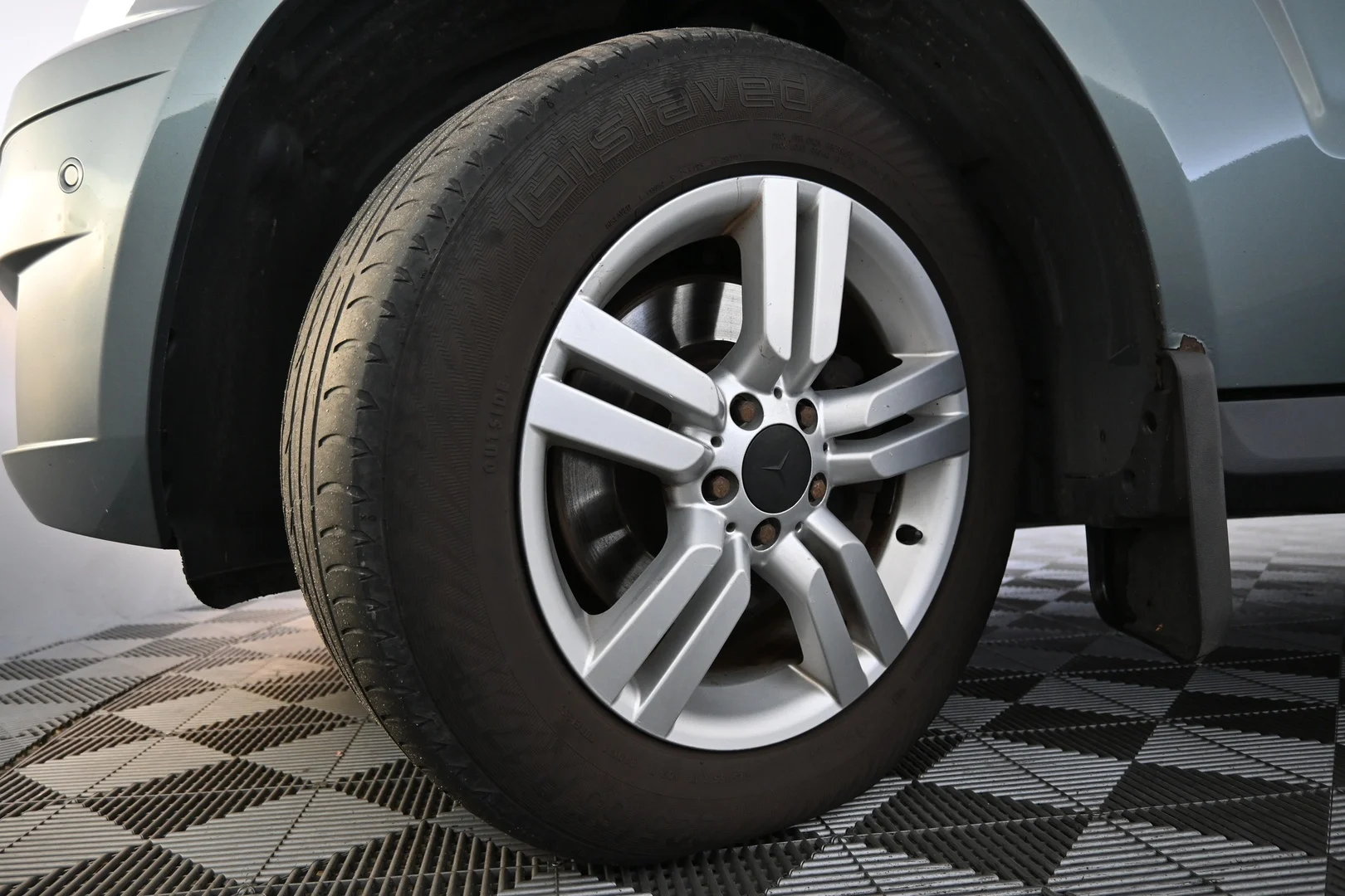 Car Image - 2bmkvYLiPlONqdE4cnS4BU