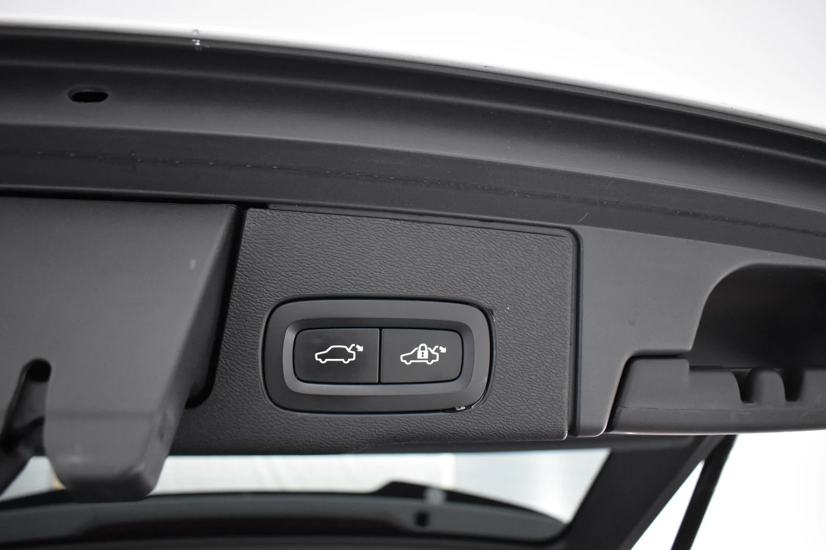 Car Image - 6N4sV2mWF03QMU0D5fXi7a