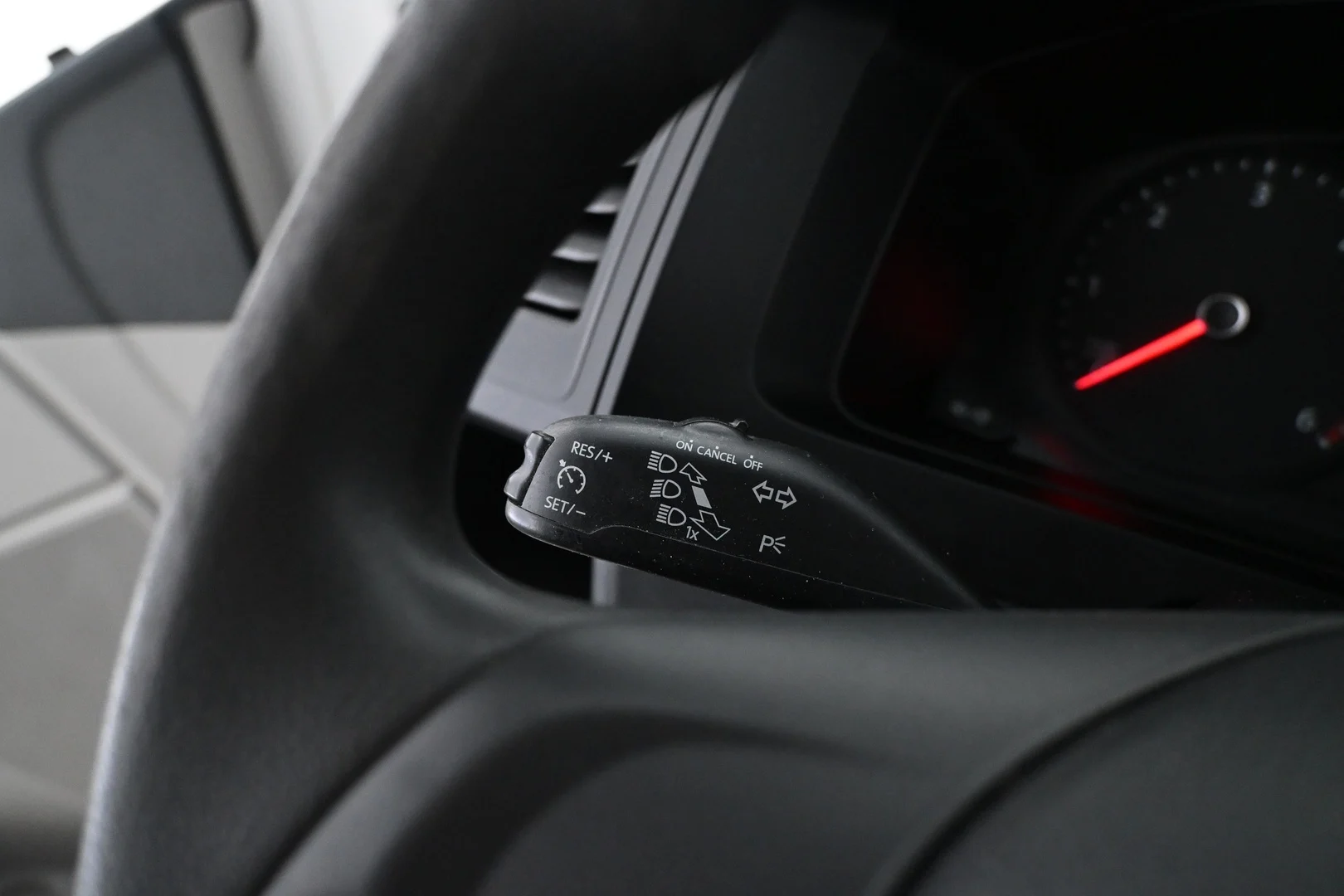 Car Image - 6ujXGNedO60OZsMQMhpd9P