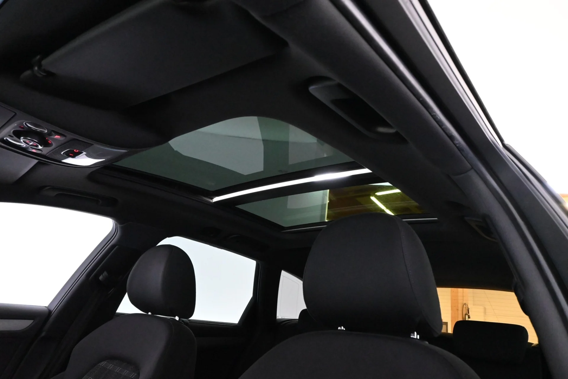 Car Image - 7xVWOFToPSLzoKzYMGRqww