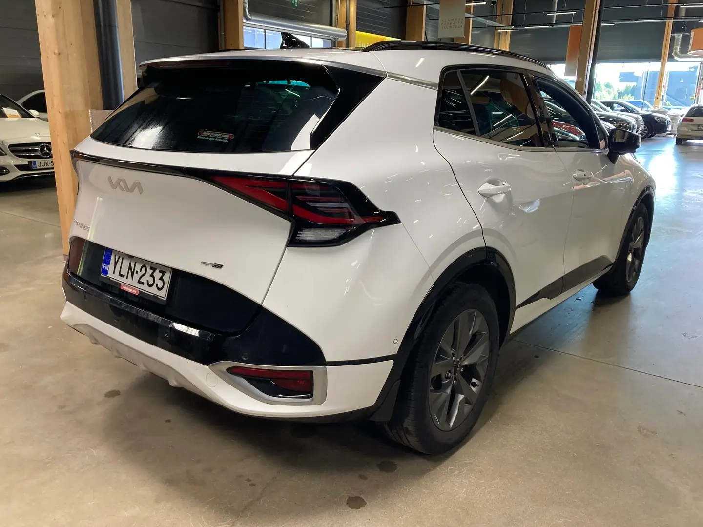 Car Image - 6P6JRHdS2MYx1D0VZuDf2S