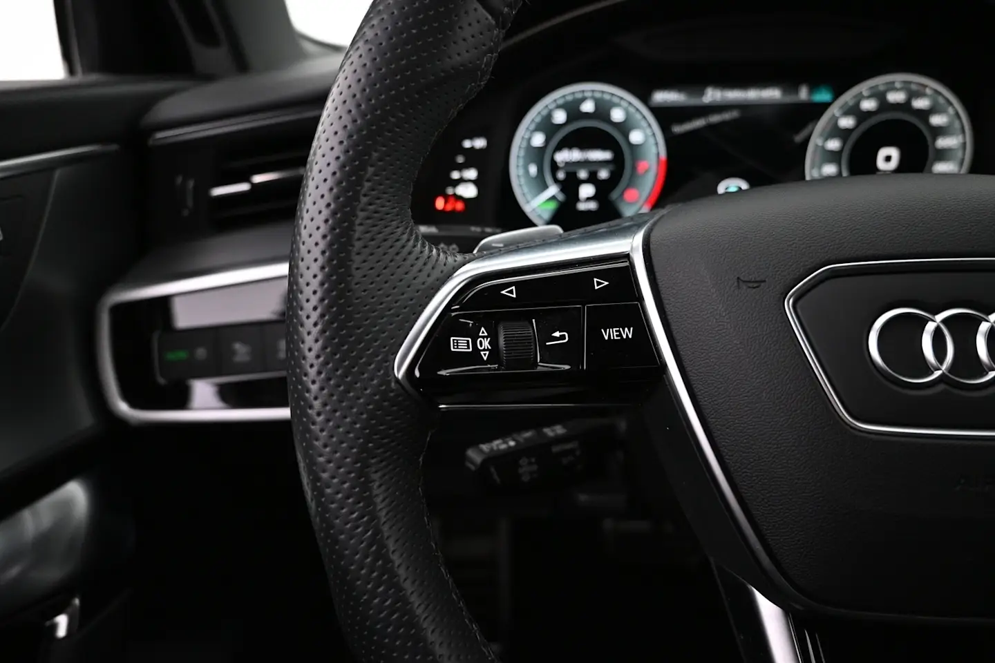 Car Image - 6yLeJR5cqTT8aHlxeuHXbr