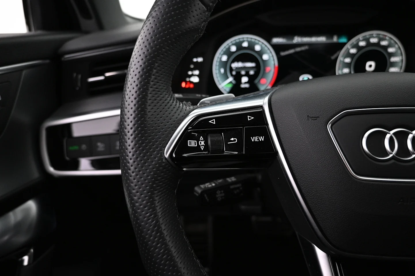 Car Image - 6yLeJR5cqTT8aHlxeuHXbr