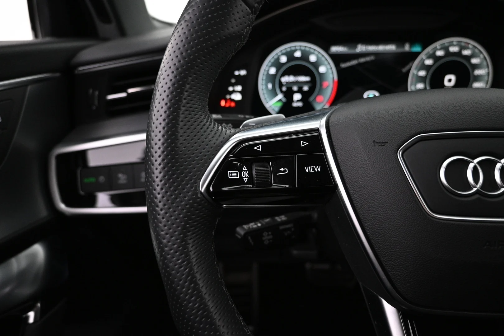 Car Image - 6yLeJR5cqTT8aHlxeuHXbr