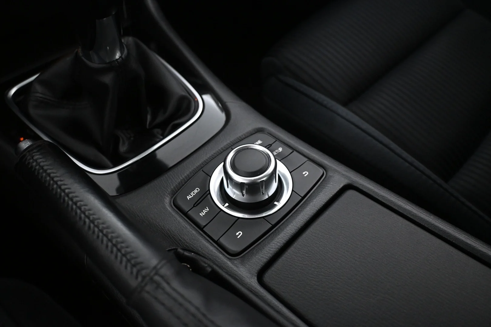 Car Image - 52M395OBYGDSlN1hA2drIx