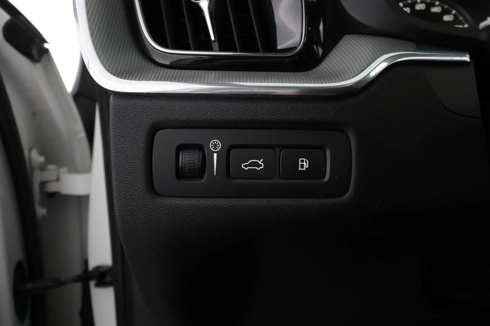 Car Image - 4RMTHSgAm9ww8ImDi7GTg1