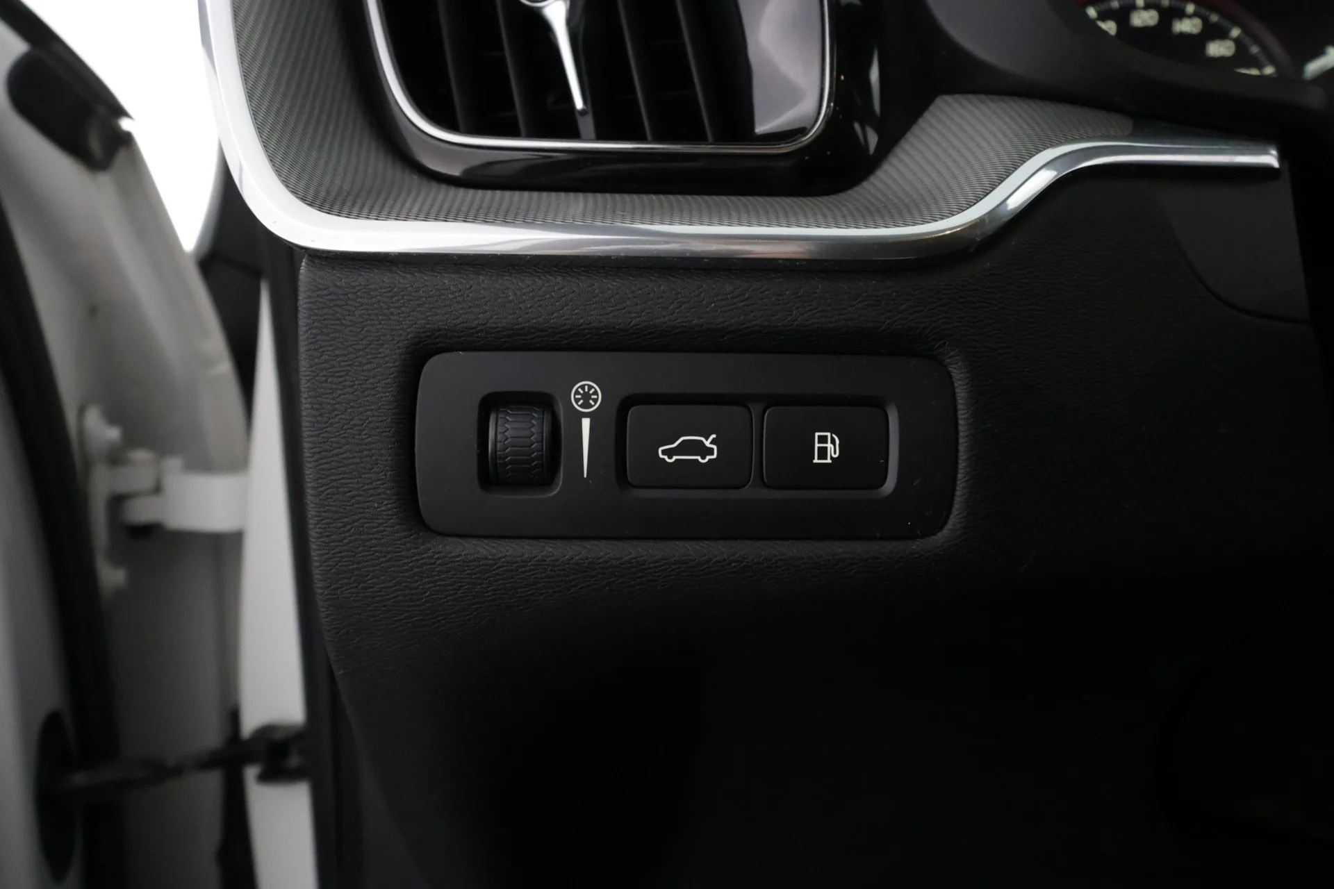 Car Image - 4RMTHSgAm9ww8ImDi7GTg1