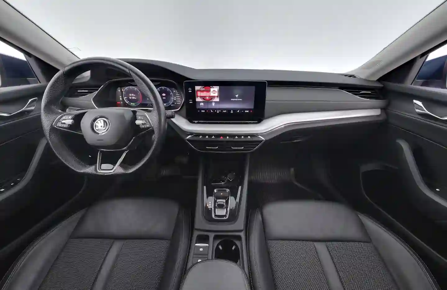 Car Image - 2PnJ3SRVE7LGXO1R6ZIFYL