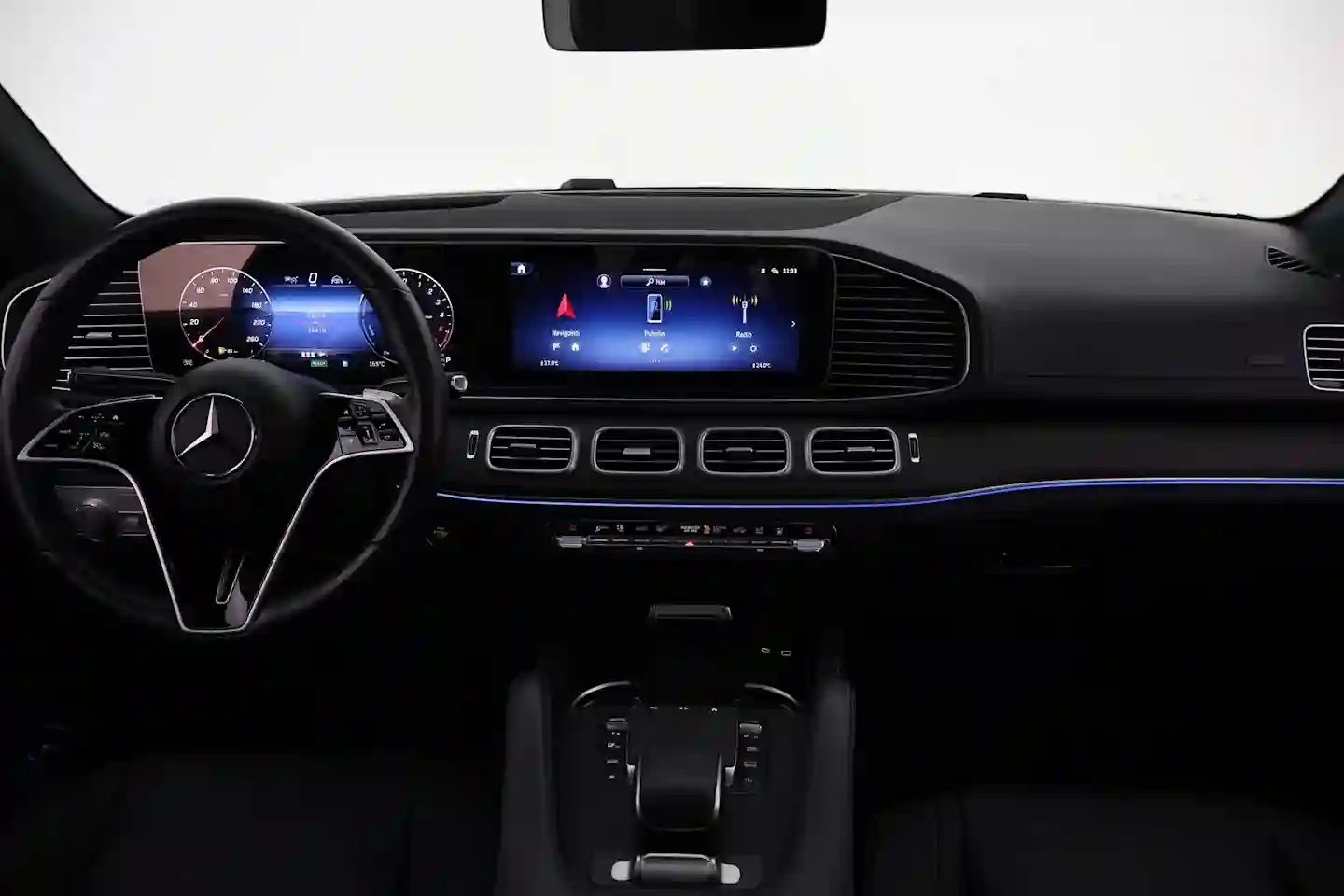 Car Image - zSMg2ikQm8q8U04Lr5DDN