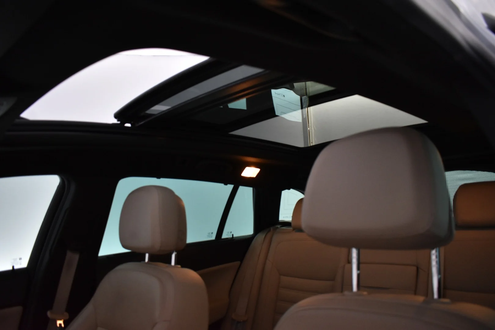 Car Image - 1OeKQNtvVNO9eslCR1L5JV