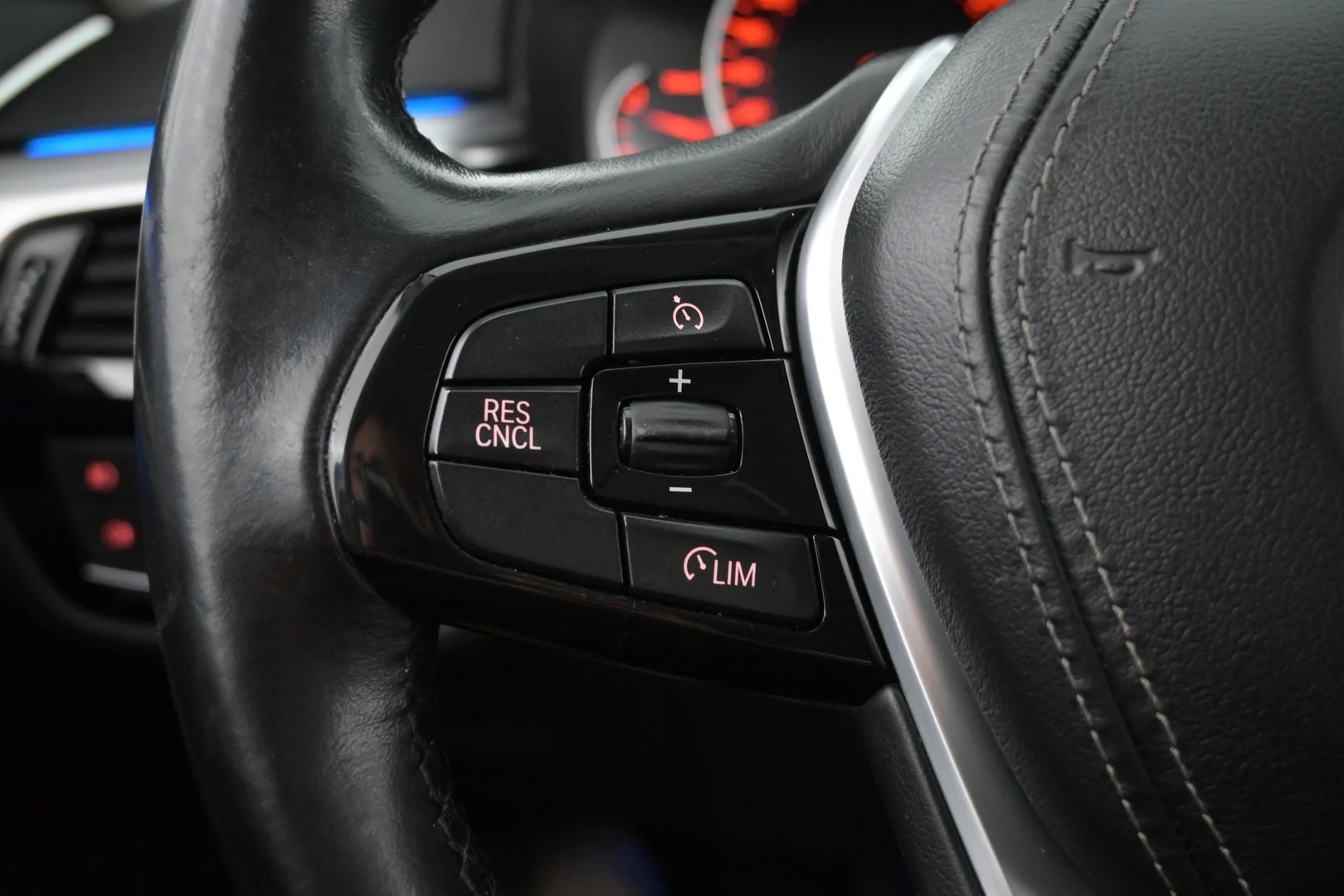 Car Image - 2aXhZLT1n7gVr9fZ1hINf7