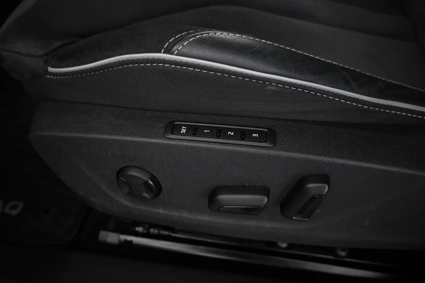 Car Image - 1c9IcmAHcKC5swZZienCns