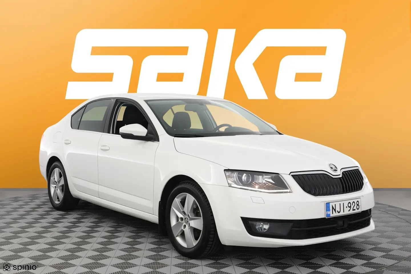 Car Image - 2BawsJ65SxunKi7u7GFmM9