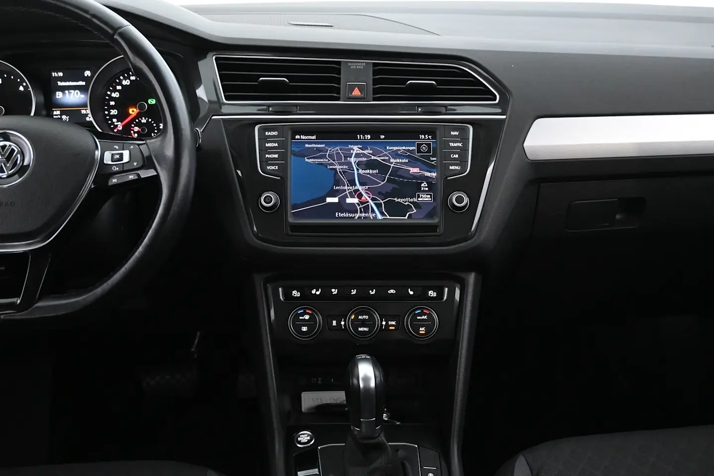 Car Image - 7JBRSnC2MQgP6xfamZeV2X