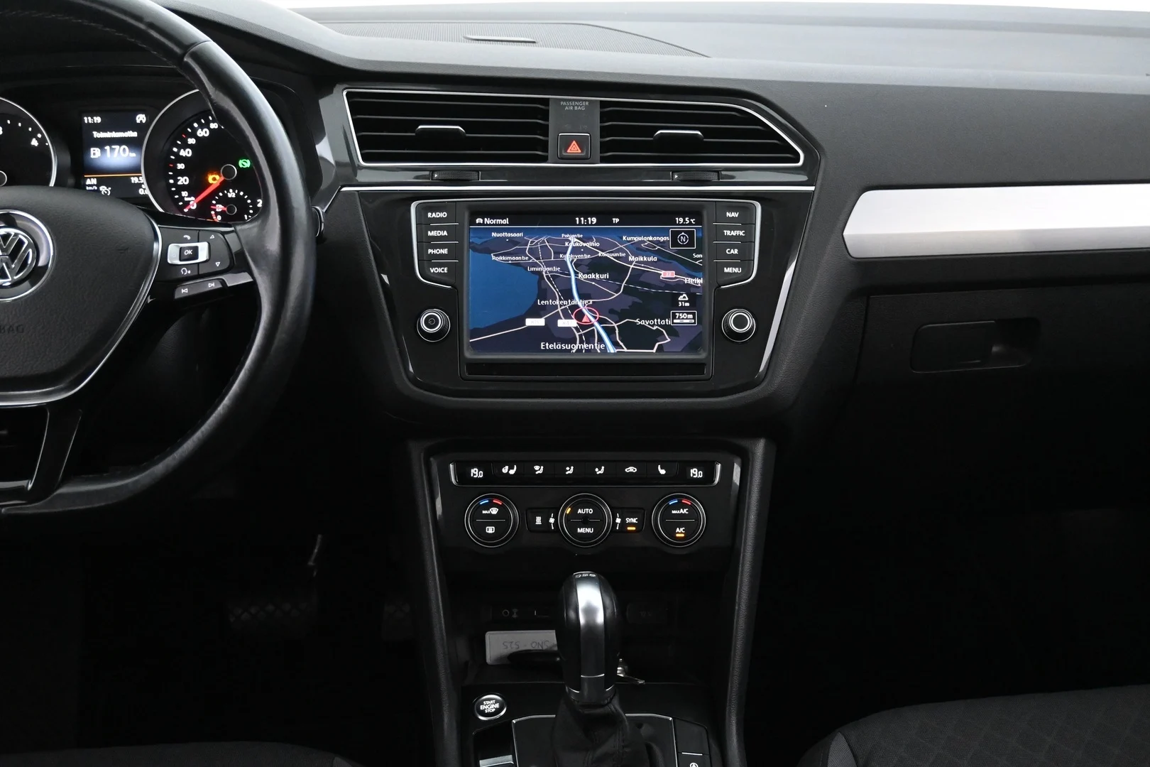 Car Image - 7JBRSnC2MQgP6xfamZeV2X
