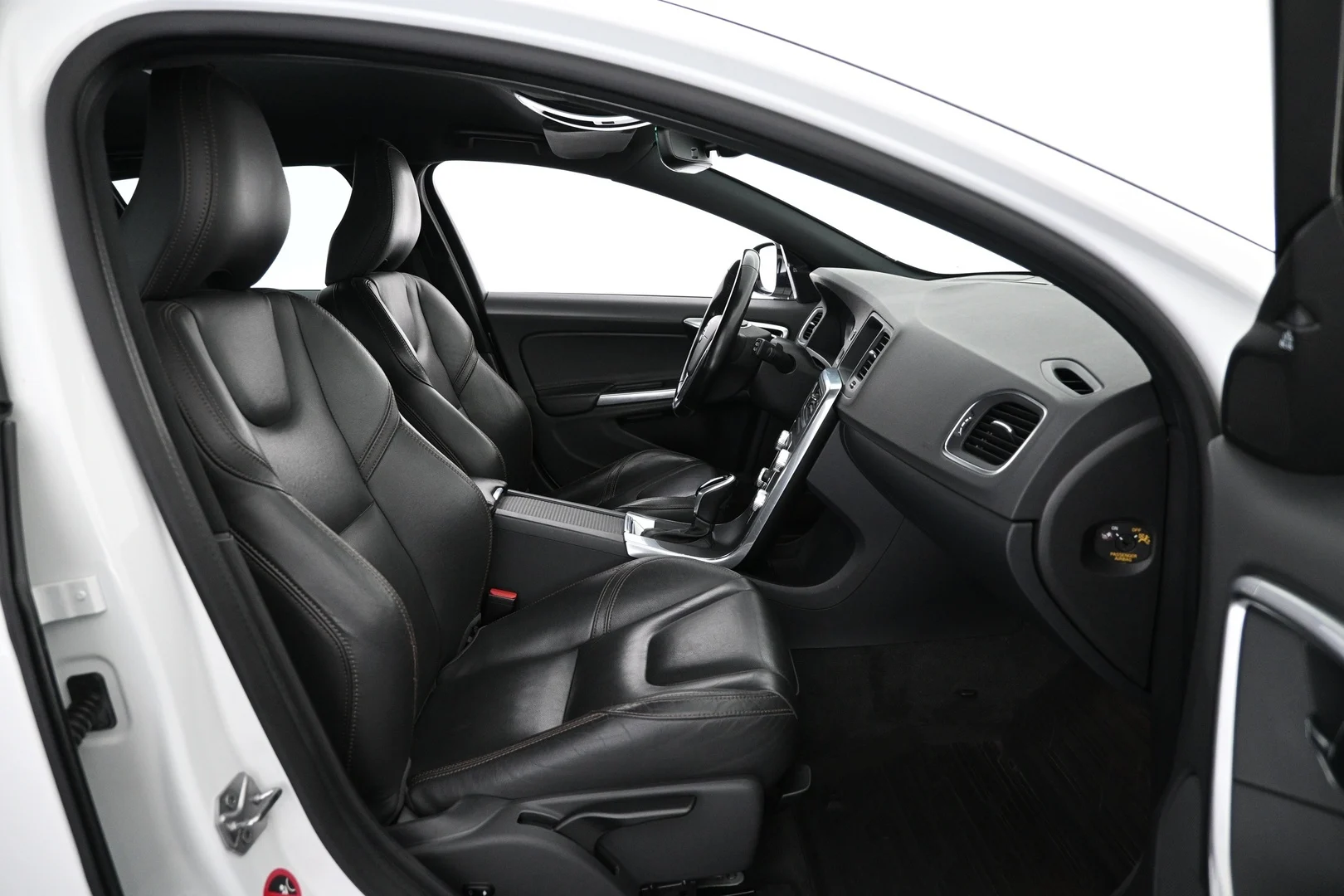 Car Image - 2b41mbiSNoW1gu6eOvFqEY