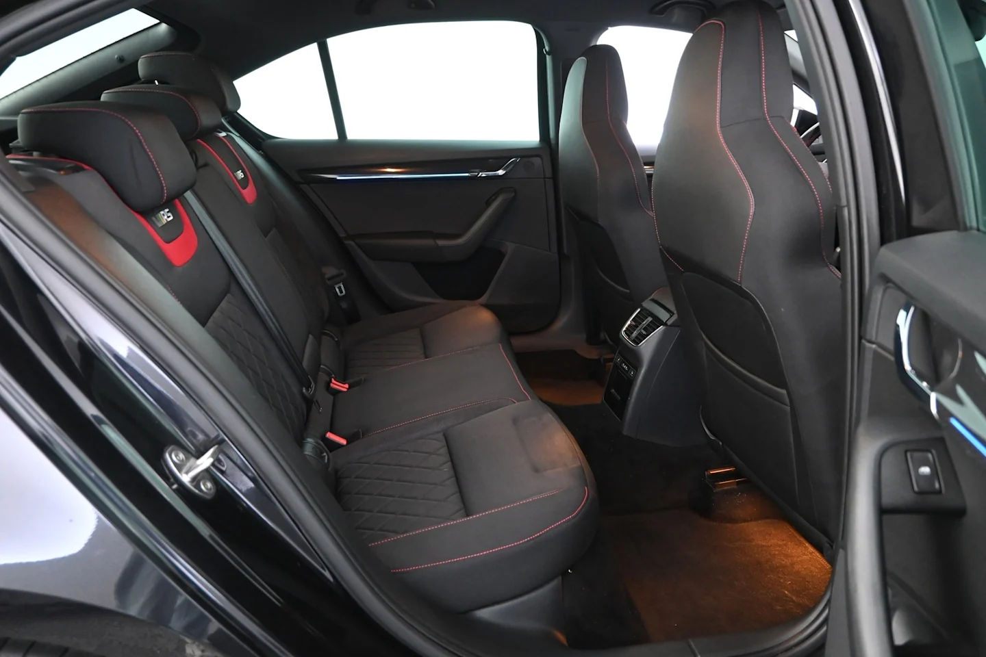 Car Image - 3MGzJsvGlkVOrc7hf8gCWB
