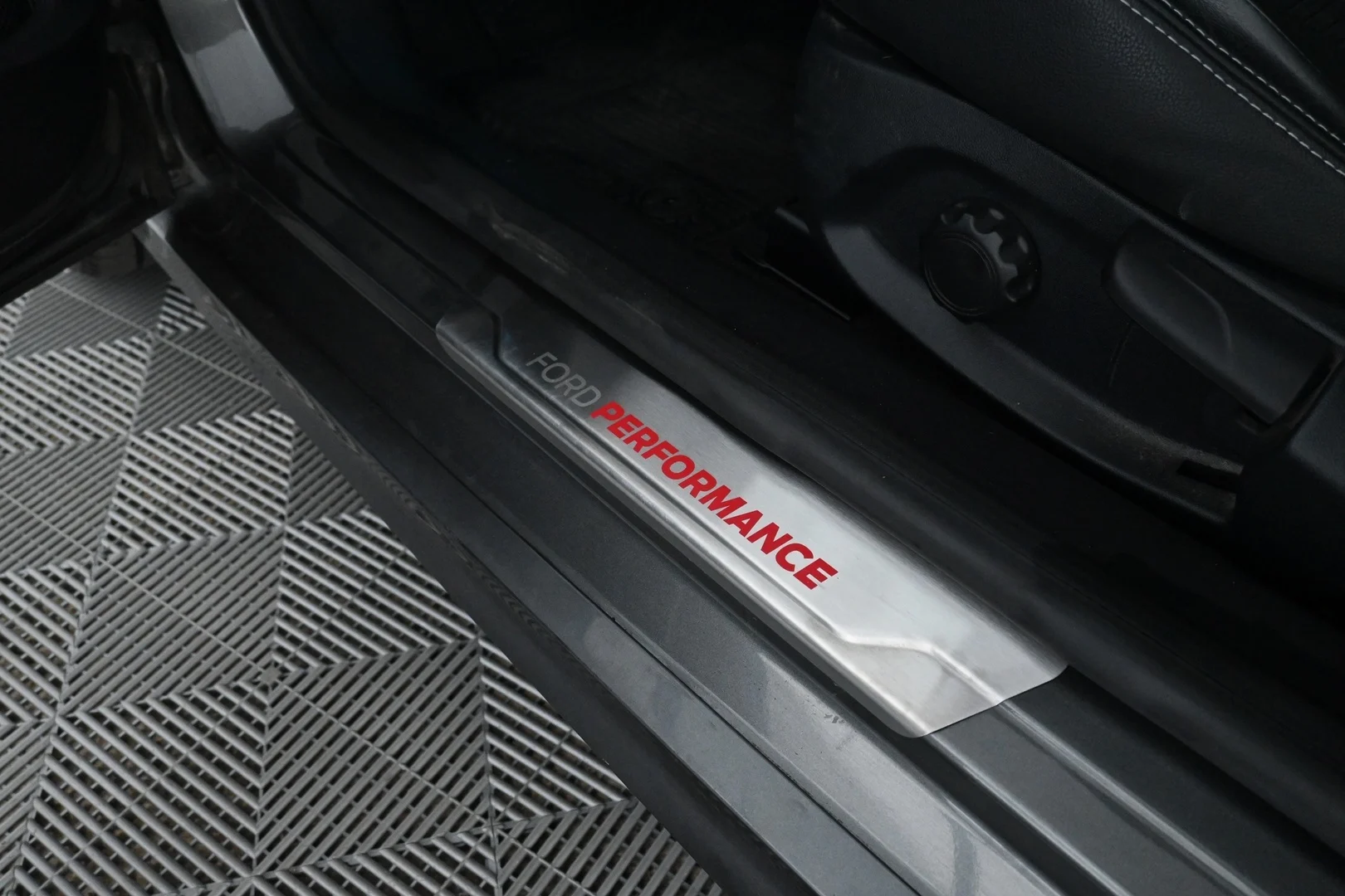 Car Image - 3tPsWsxPUz7dk885S0zky3