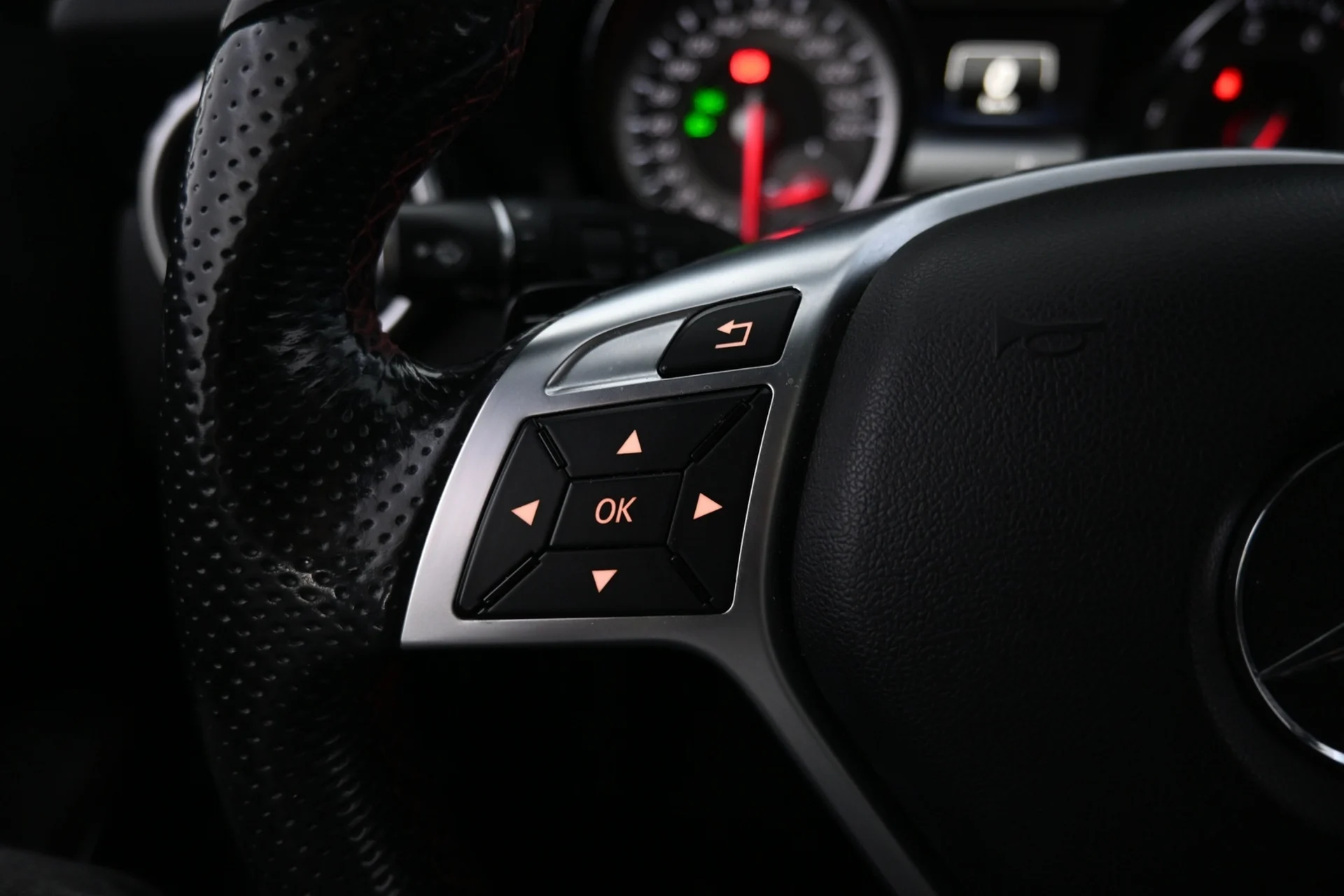 Car Image - 3rt8b3eRRXNYxErFpXqVl