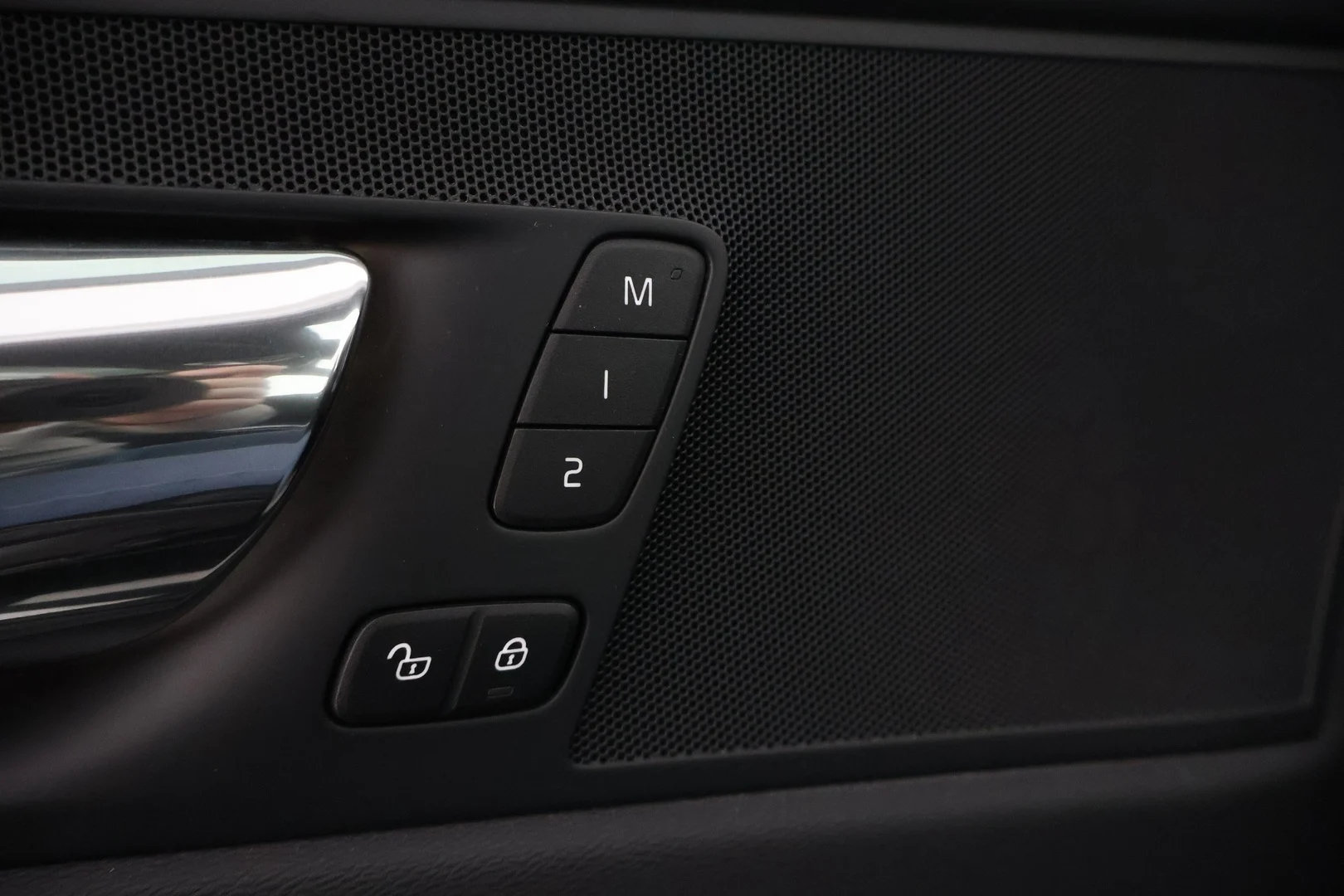 Car Image - 2lwl83nsgZZKwcFfxKGfNI