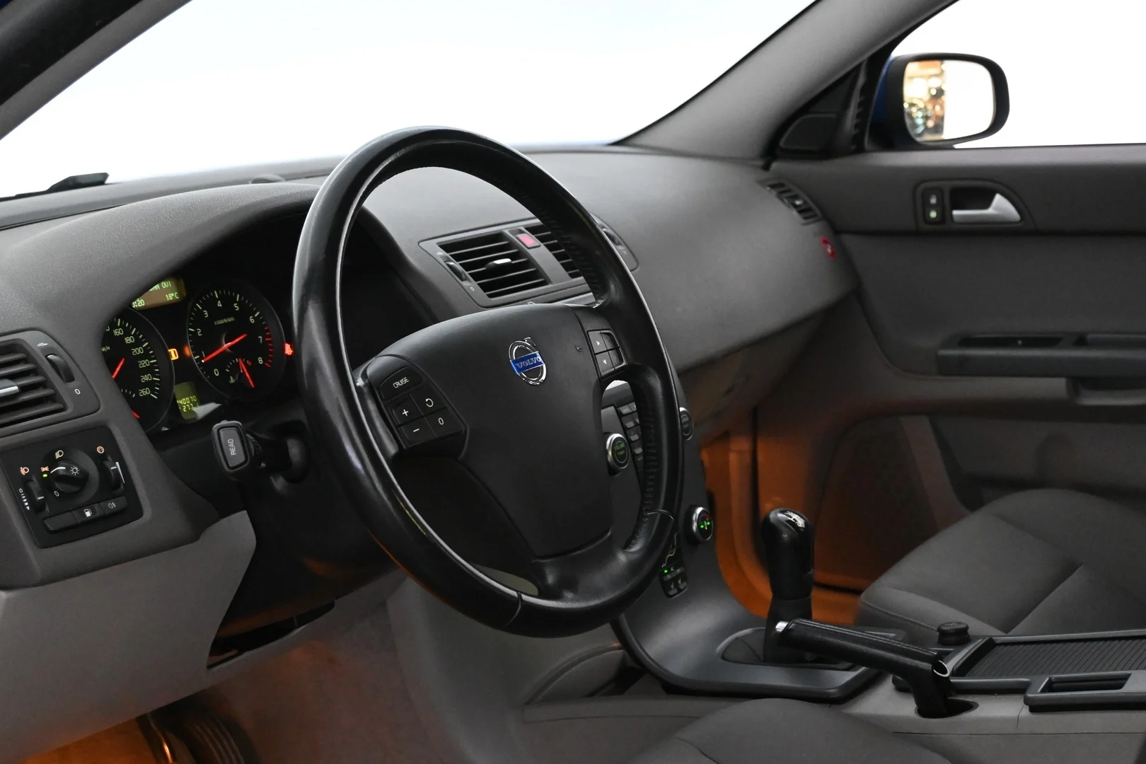 Car Image - D1CMEeuApdhoJDdRX1ZMR