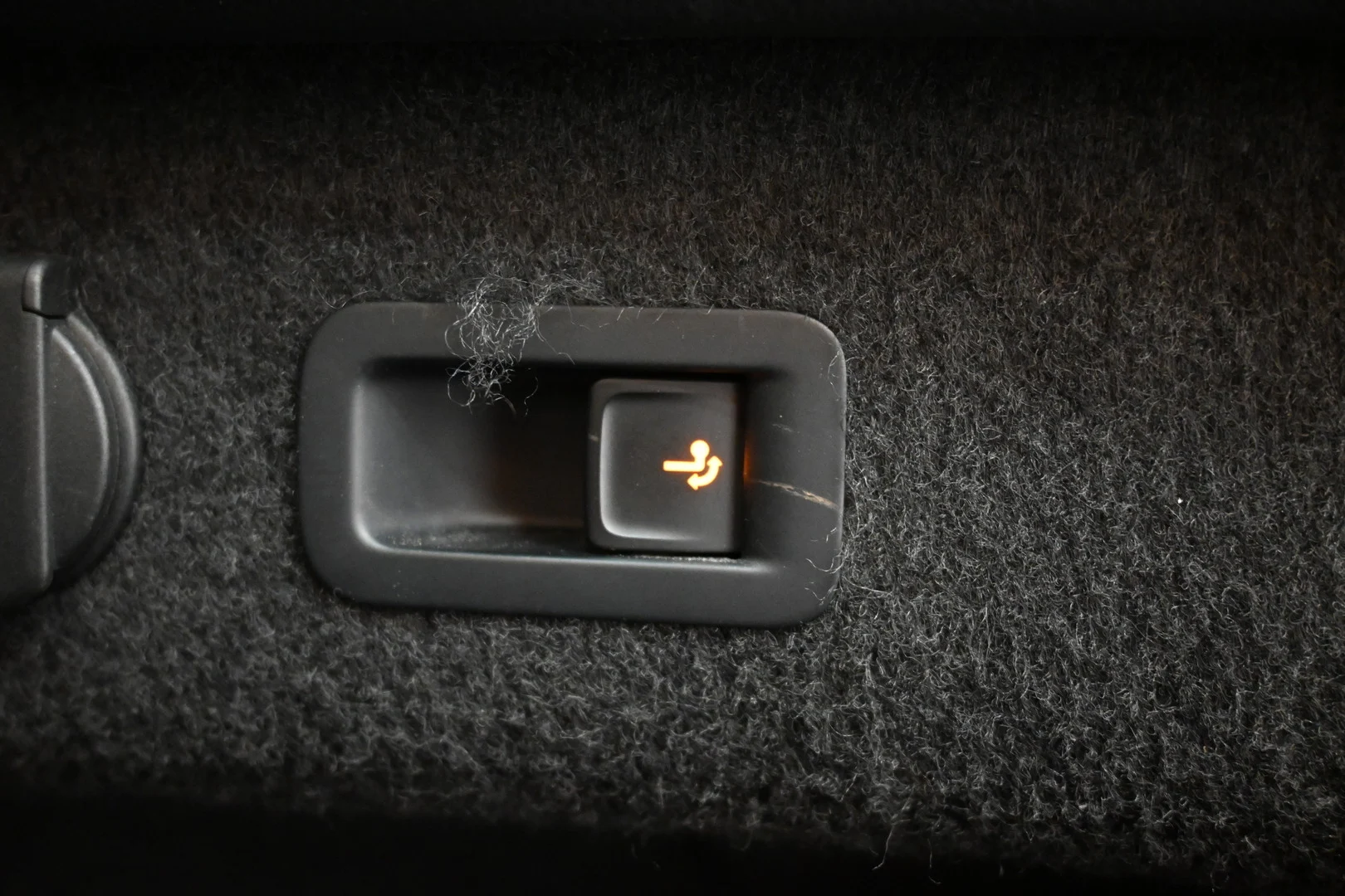 Car Image - 4lIMgOC5v5BJzDkQNsHO8b