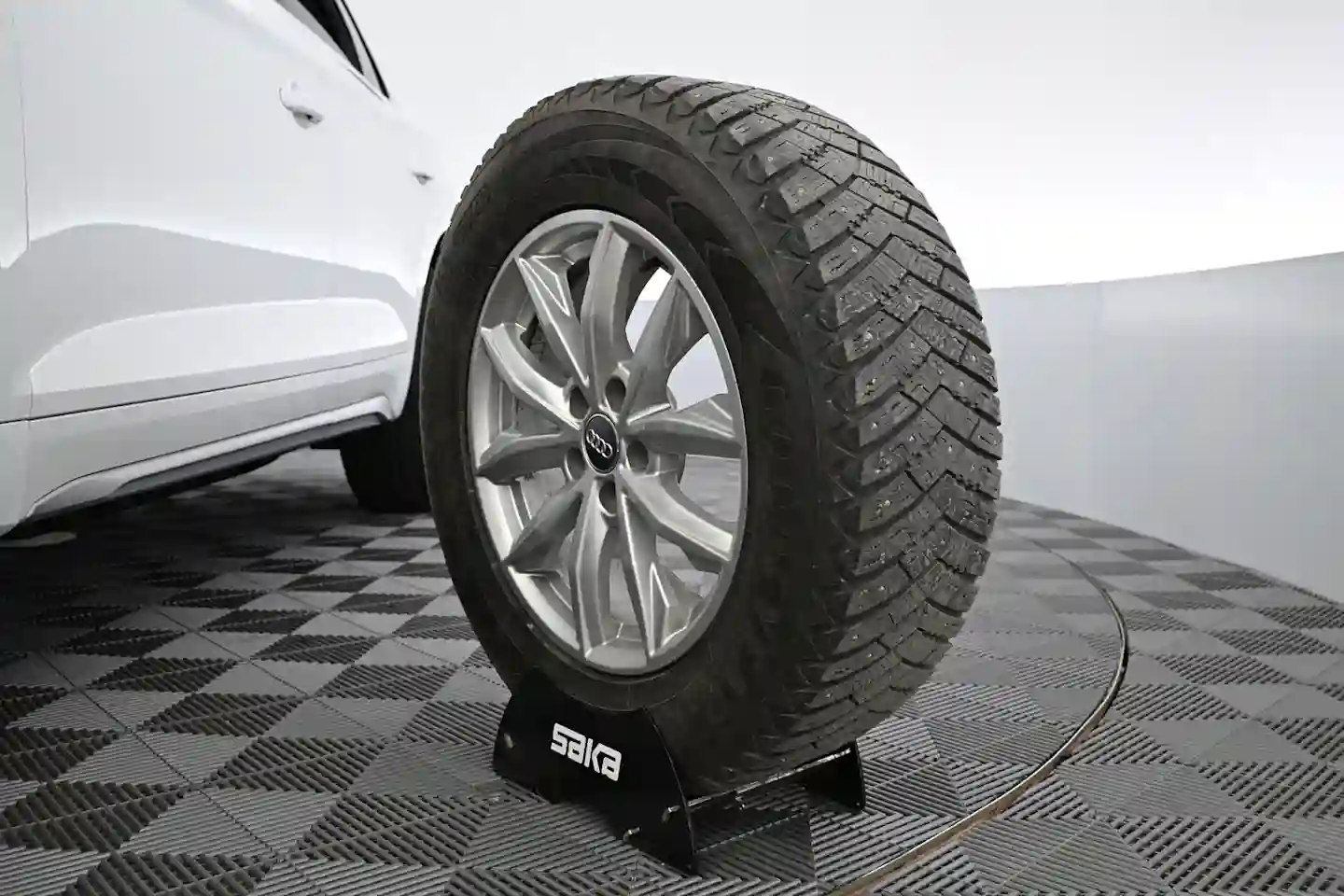 Car Image - 27QmQ9zfGBD6VHxK5mPBhl