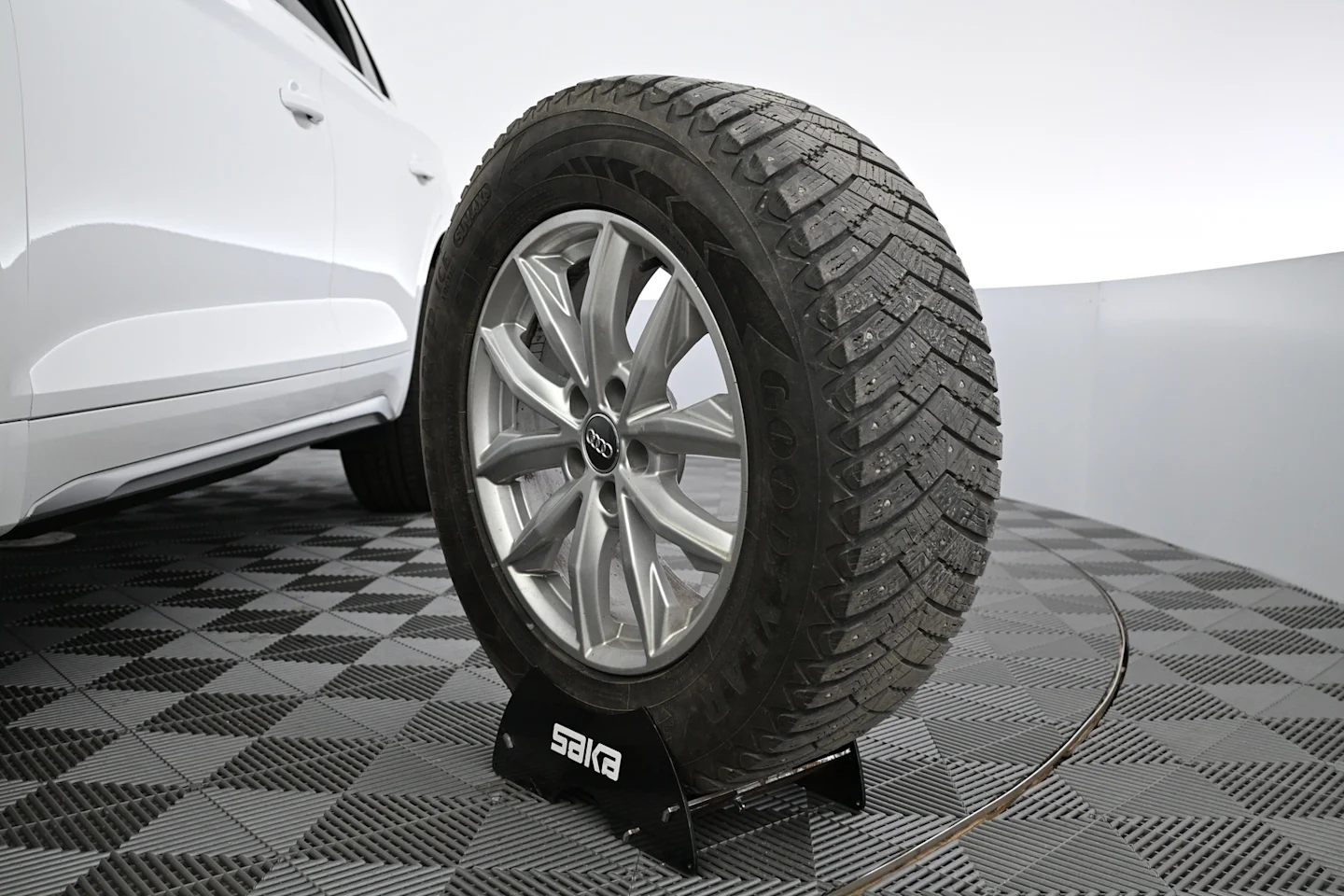 Car Image - 27QmQ9zfGBD6VHxK5mPBhl