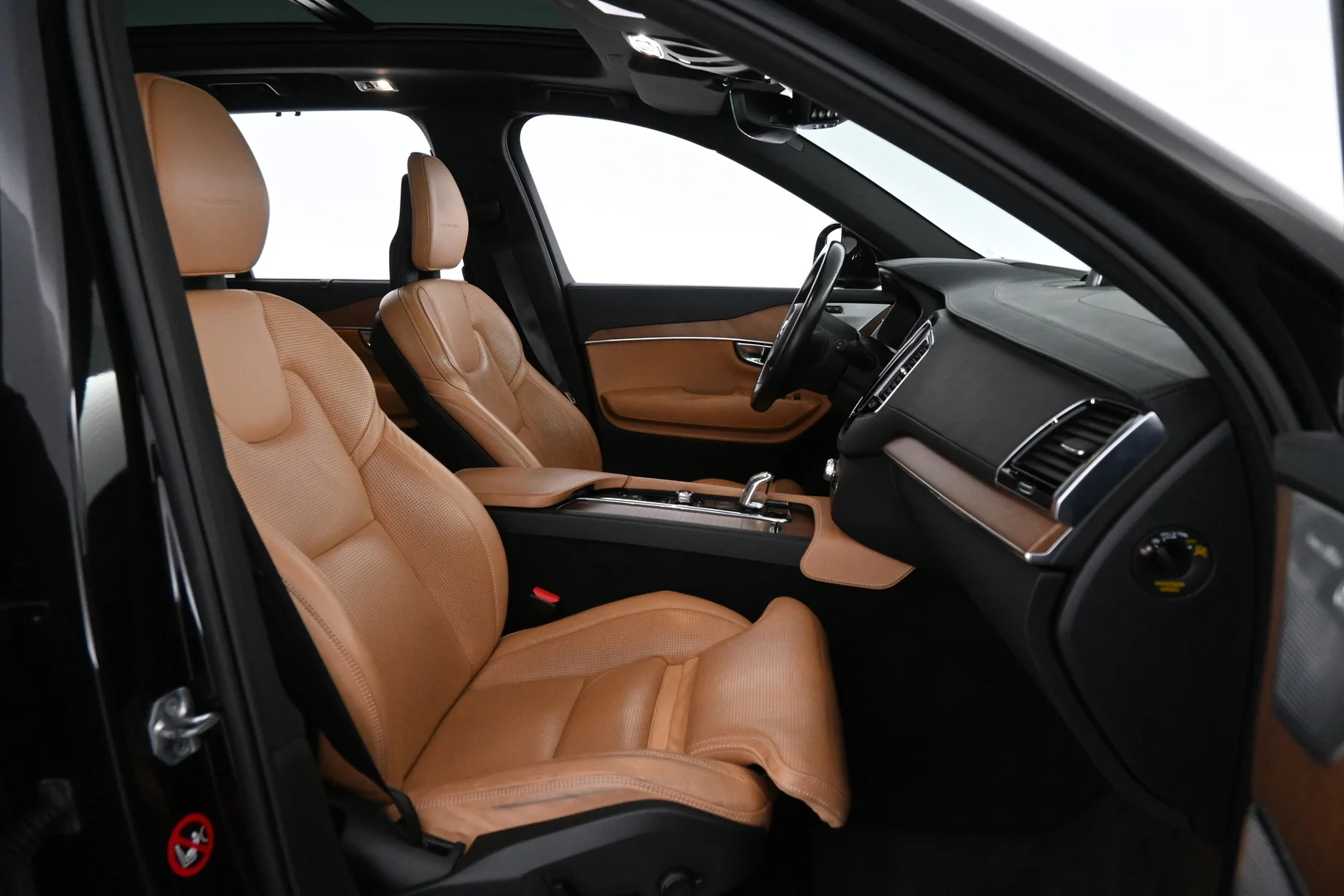 Car Image - 7iZ8vvXkAeZa6lKVkrMEUm