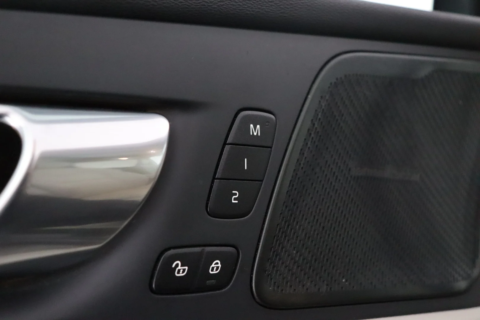 Car Image - 1Wp0aSNQmZnA2mANFwMPl7