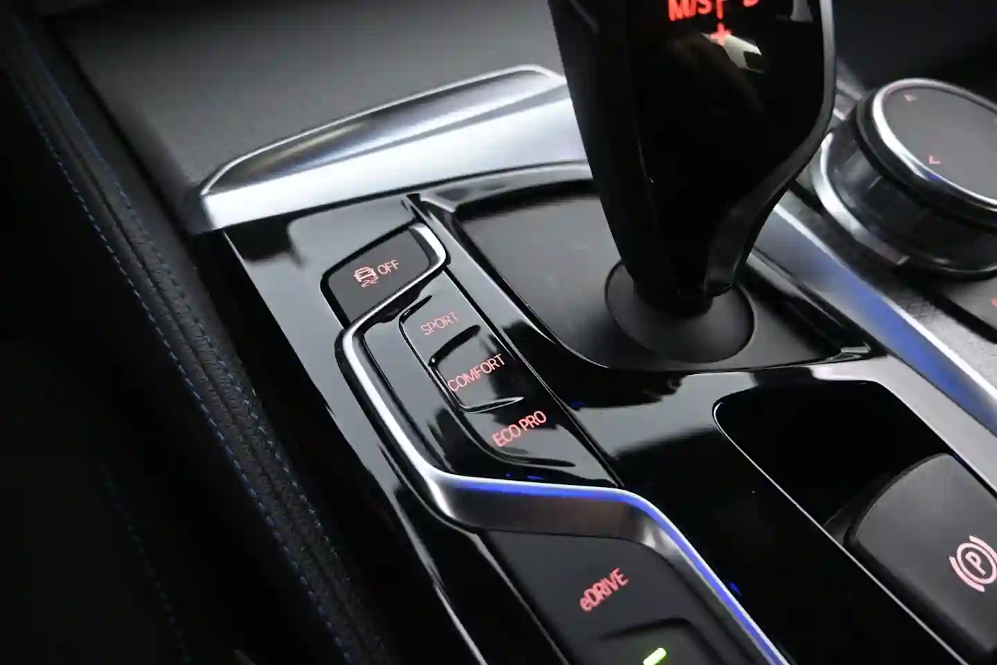 Car Image - 4oZVOgXCABymbNhKcO747j