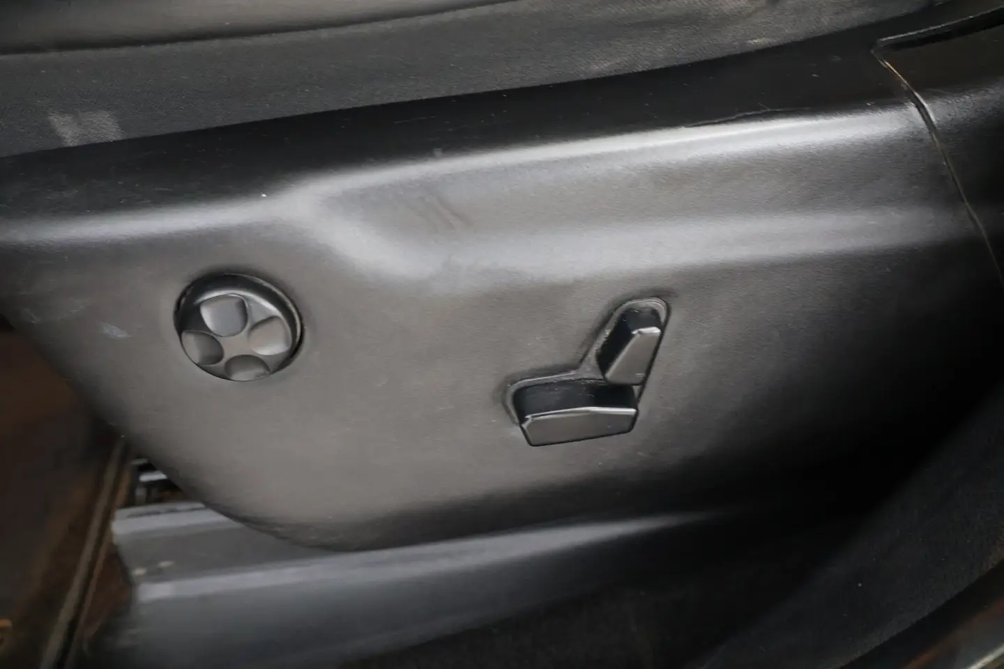 Car Image - 1MnMRlhWkbDMIVkj03IXFf
