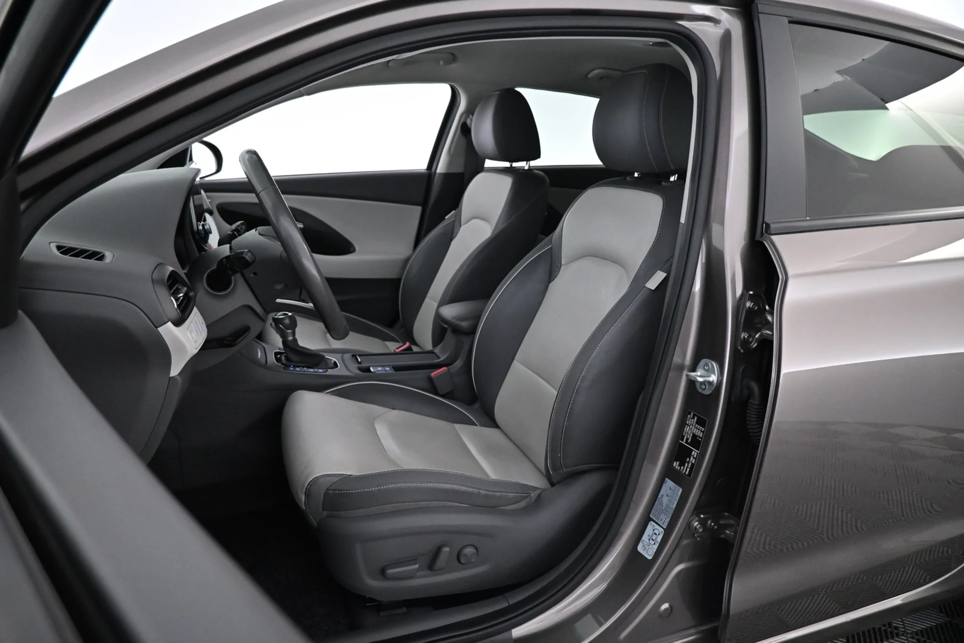 Car Image - 1ifnC3TZQiBRyv4JovVVV3