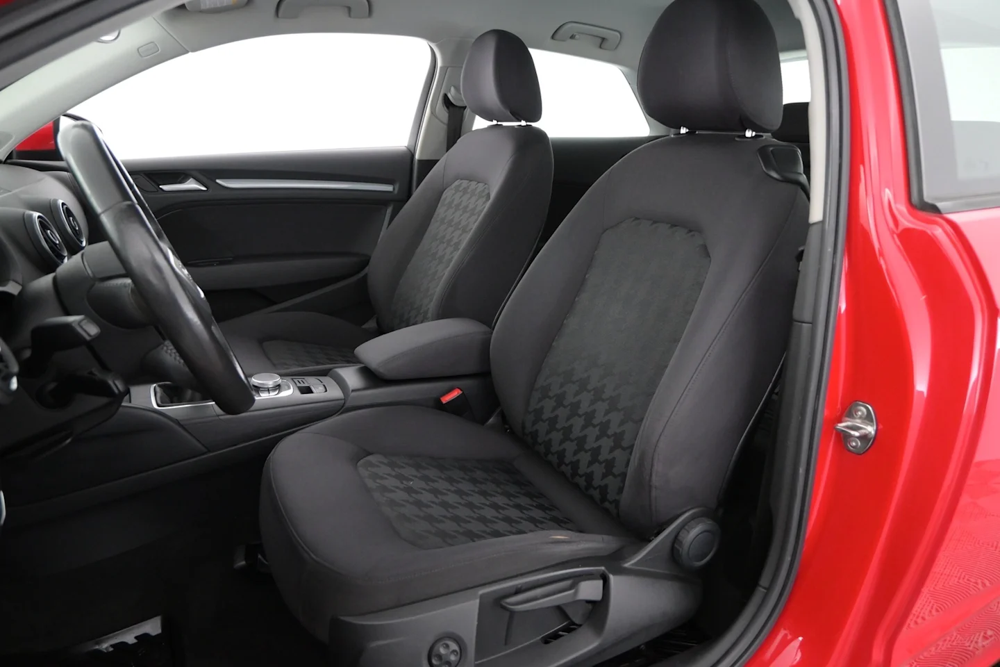 Car Image - 3xrpZ3FpwE1V2zyvA4RJN7
