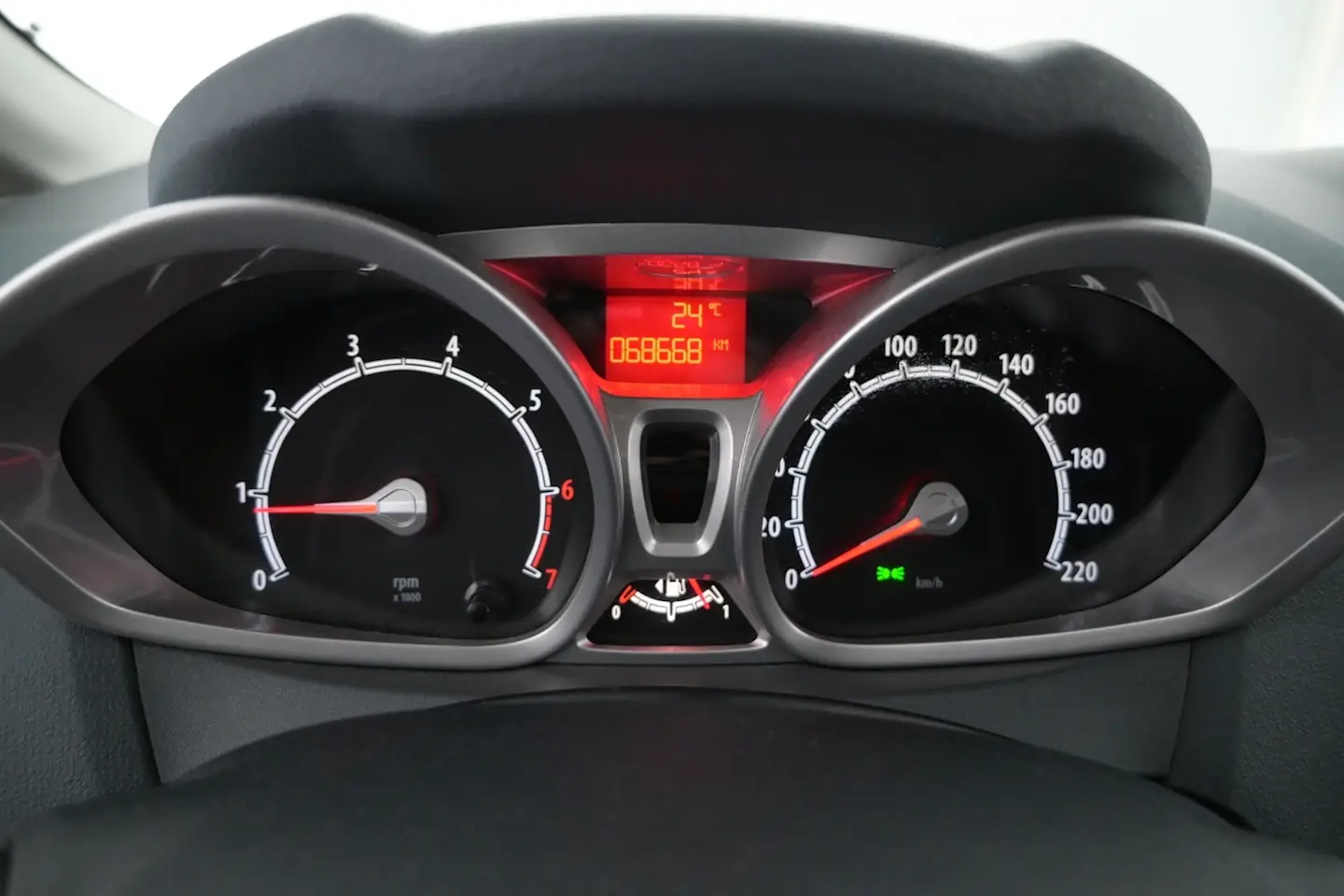 Car Image - 2dXOcY0tPDx7JM2zI5IndW