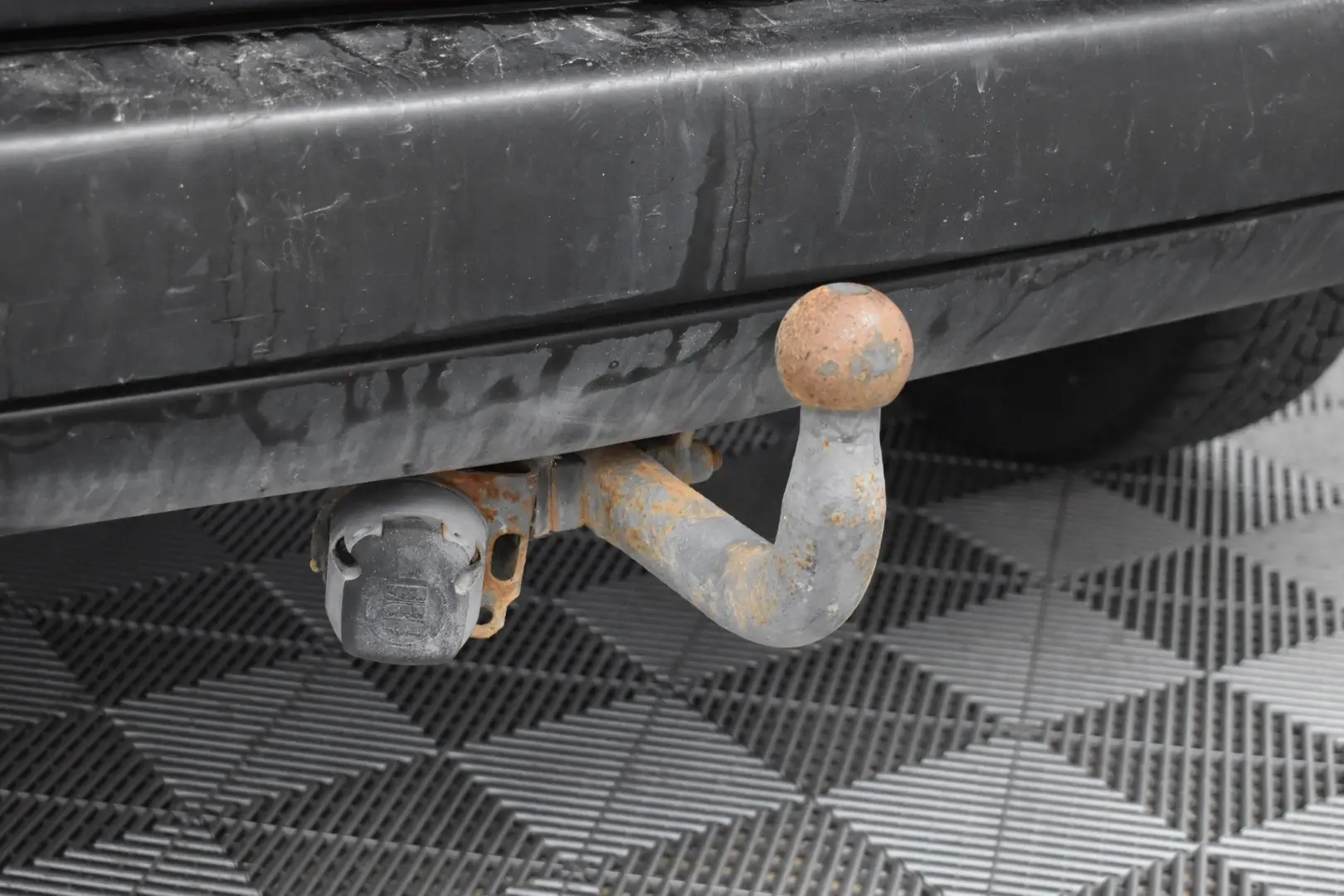 Car Image - 7s9mQolpfW3Kf3Lk1ej2q0
