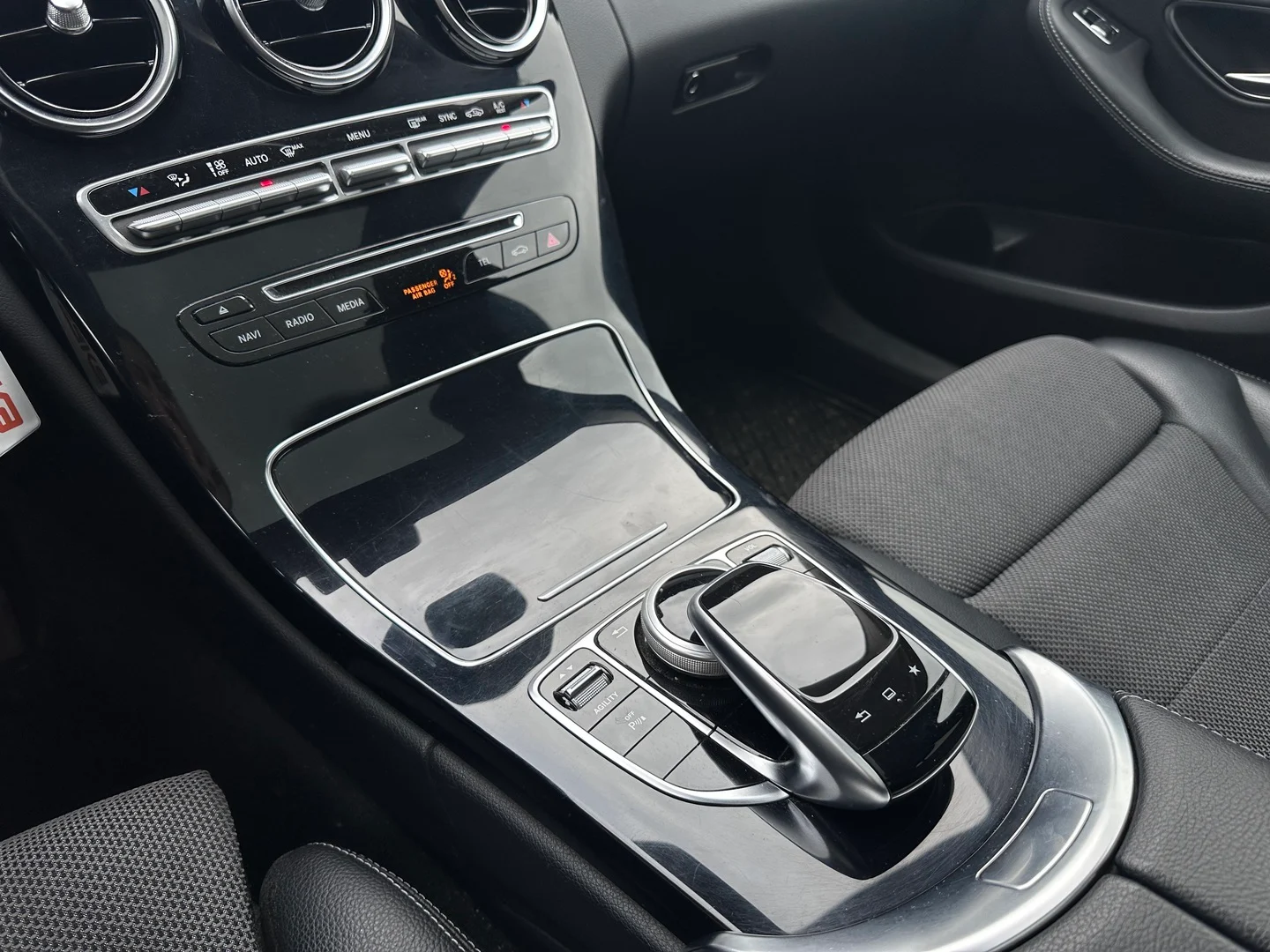 Car Image - 44ALI8vQjNJPm6zGCO7KdG