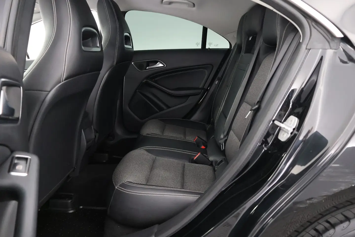 Car Image - 1DB176wg28Jr9Jg69QGBKD