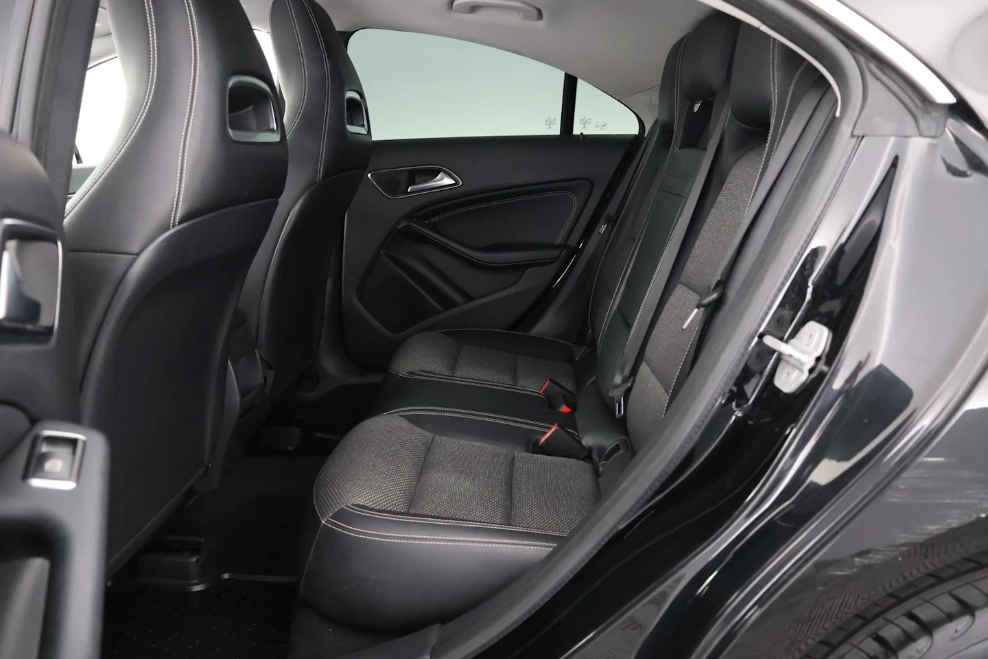 Car Image - 1DB176wg28Jr9Jg69QGBKD