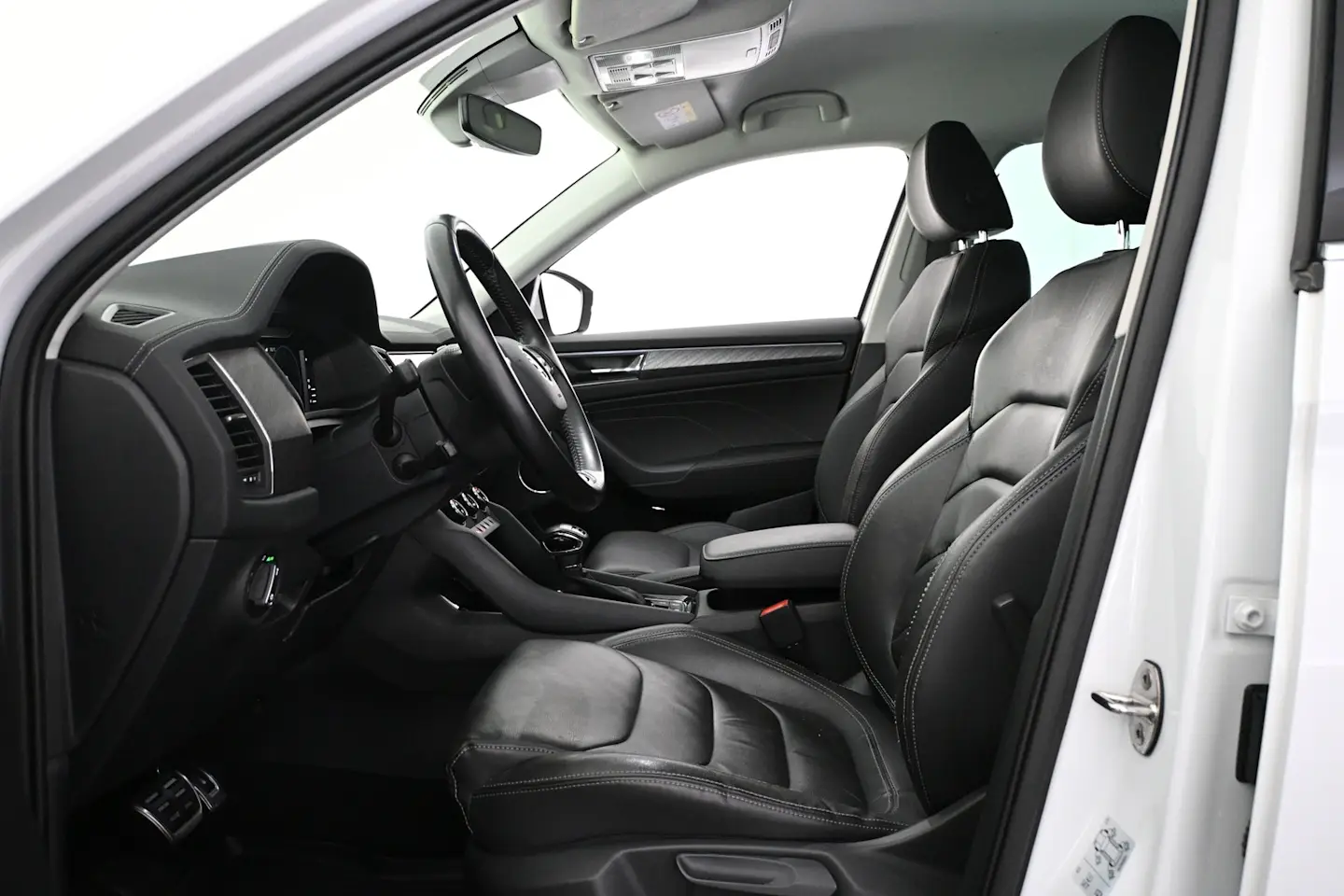 Car Image - 4LuozmvvtmWl5uv7Nd94Iz