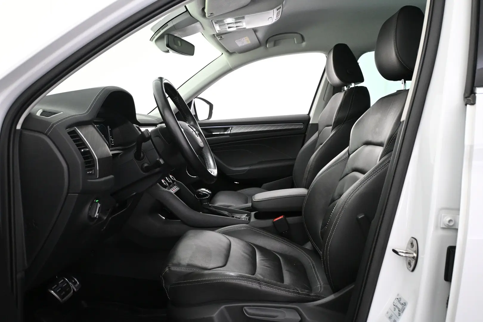 Car Image - 4LuozmvvtmWl5uv7Nd94Iz