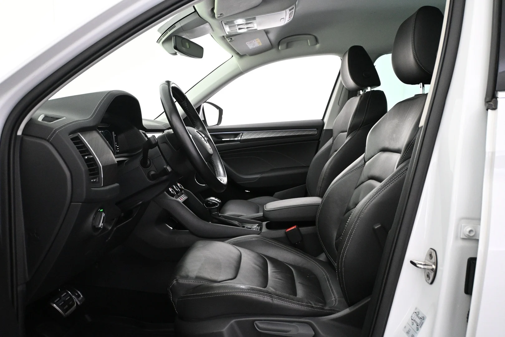 Car Image - 4LuozmvvtmWl5uv7Nd94Iz