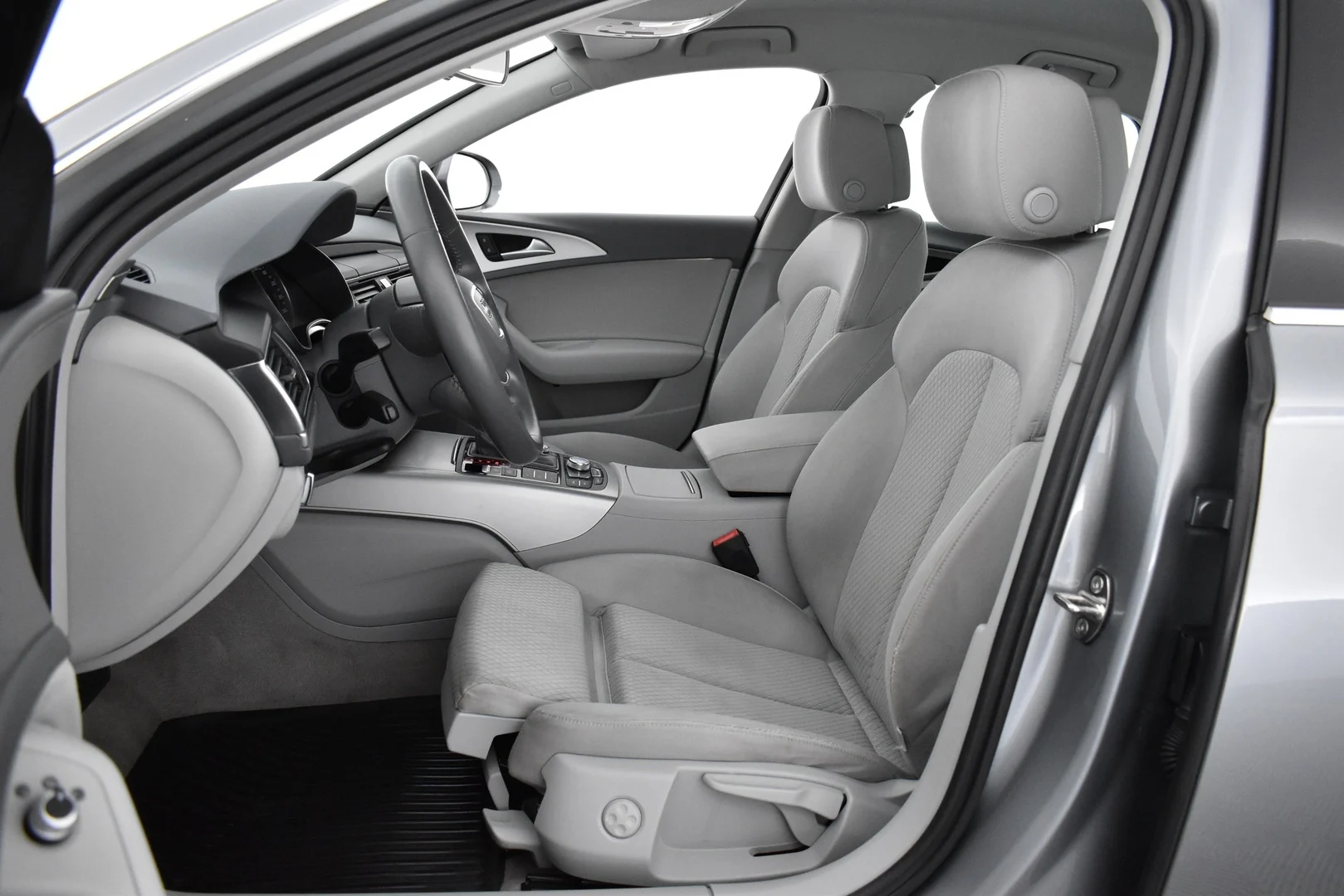 Car Image - 2JWKnEHROT6SQRlNy1njTb