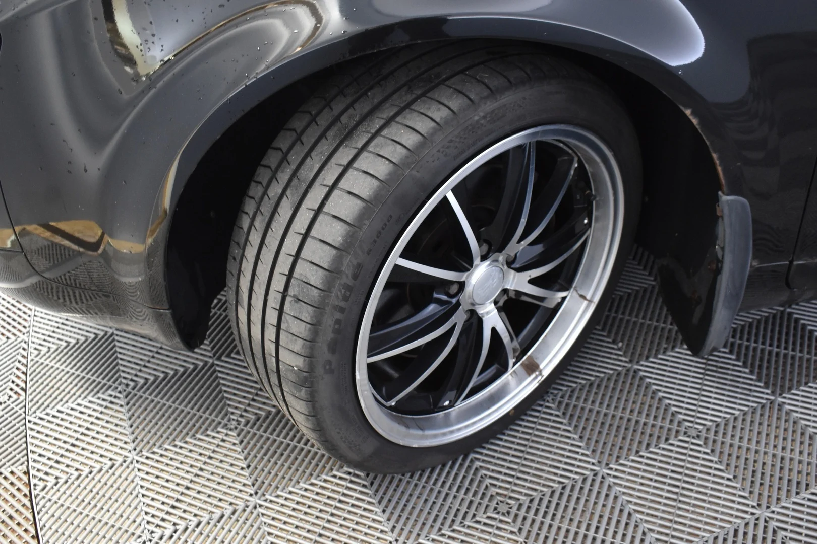 Car Image - 6gLgNEbWQEahkXad9AzTEZ